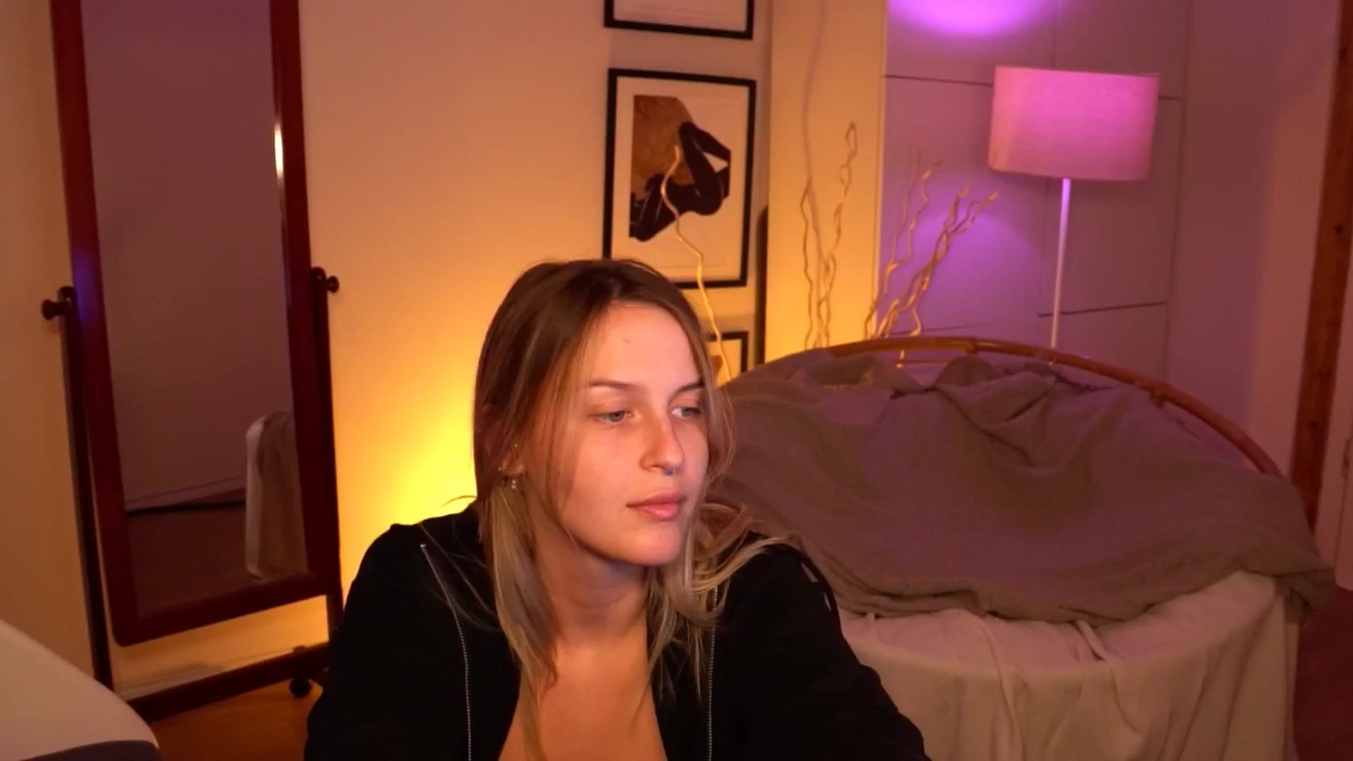 Gallery image thumbnail from sweetpulse_'s myfreecams stream on, 08/12/2024, 10:00 image 17 of 20