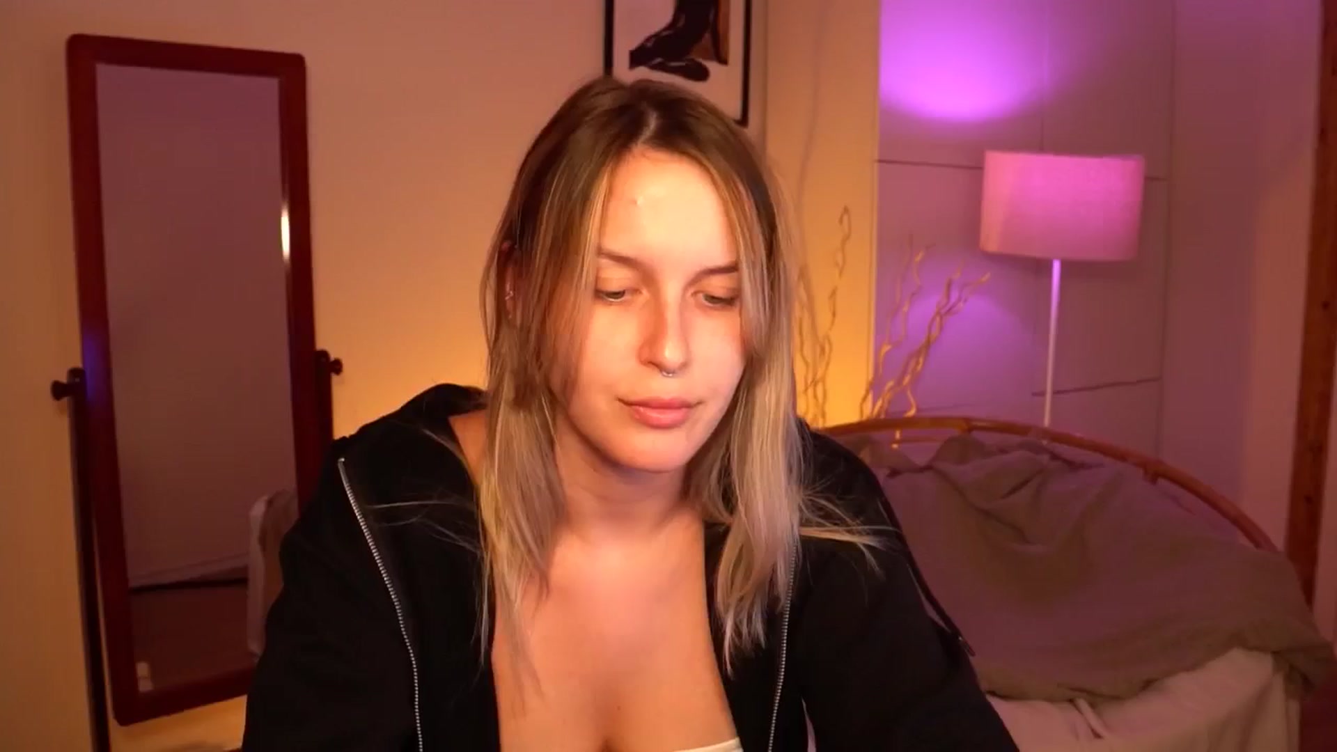 Gallery image thumbnail from sweetpulse_'s myfreecams stream on, 08/12/2024, 10:00 image 19 of 20
