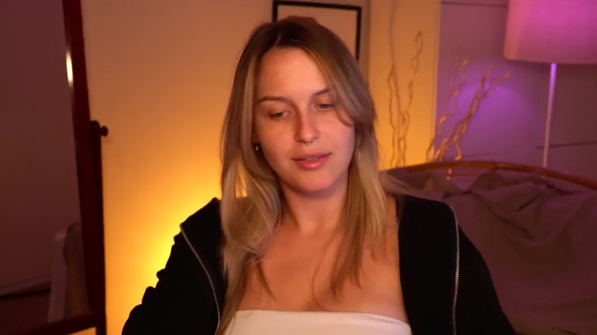 Gallery image thumbnail from sweetpulse_'s myfreecams stream on, 08/12/2024, 10:00 image 10 of 20