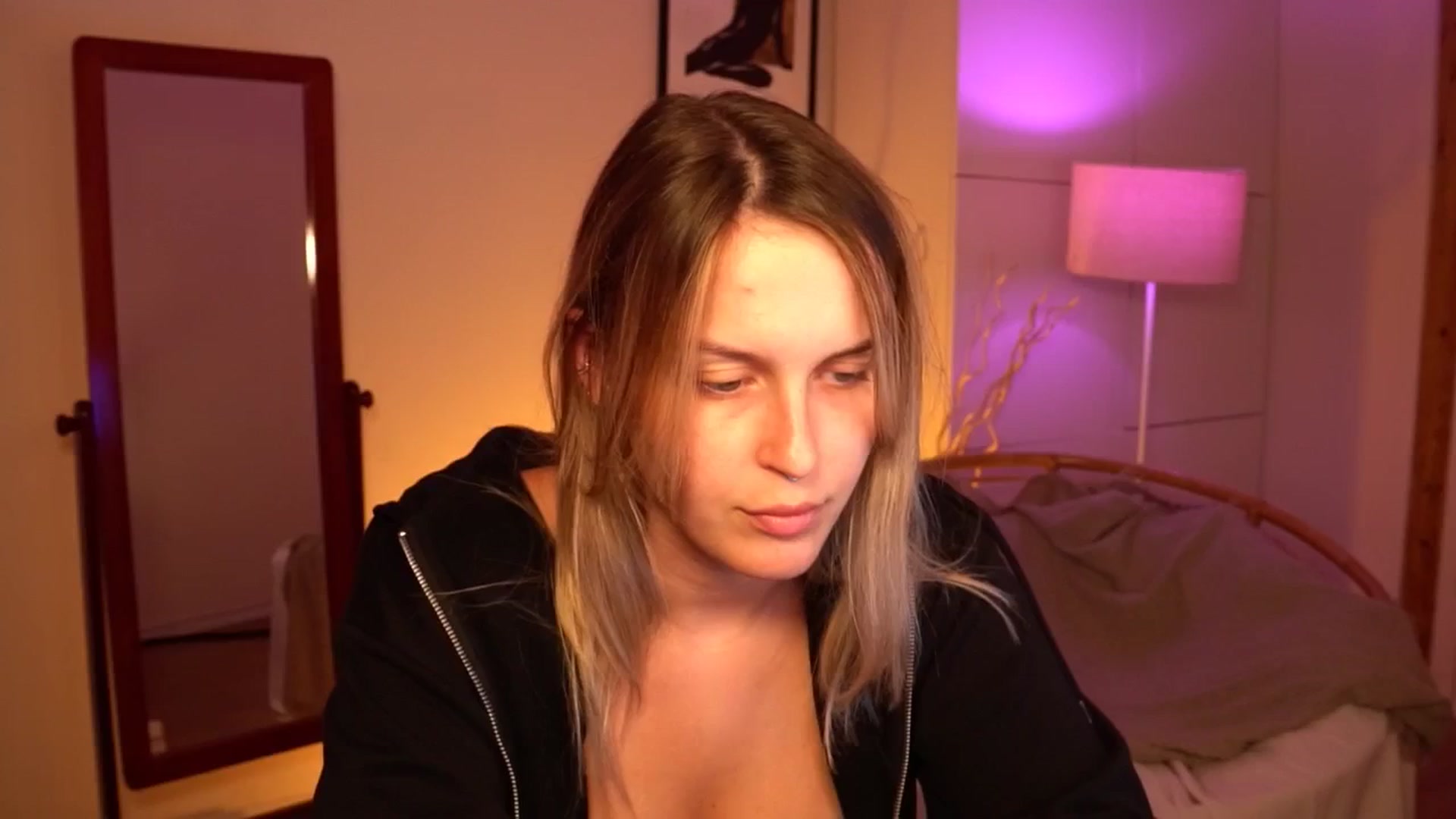 Gallery image thumbnail from sweetpulse_'s myfreecams stream on, 08/12/2024, 10:00 image 18 of 20