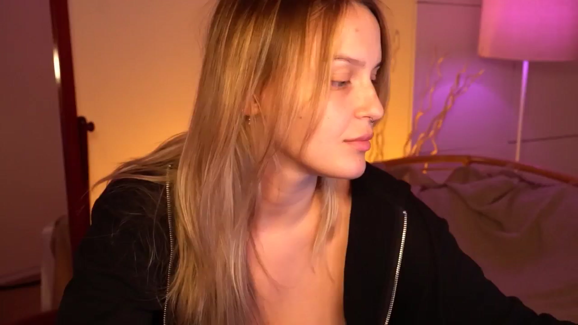 Gallery image thumbnail from sweetpulse_'s myfreecams stream on, 08/12/2024, 10:00 image 2 of 20