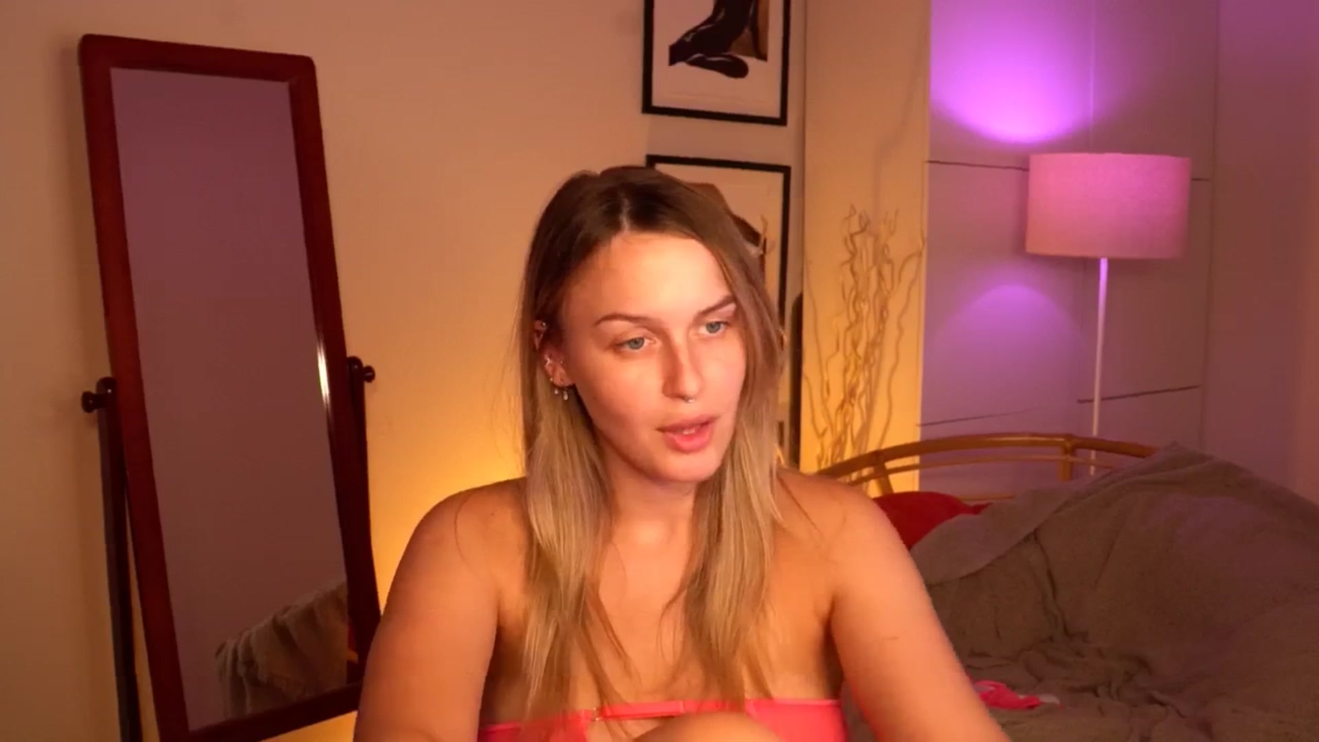 Gallery image thumbnail from sweetpulse_'s myfreecams stream on, 08/14/2024, 09:19 image 19 of 20