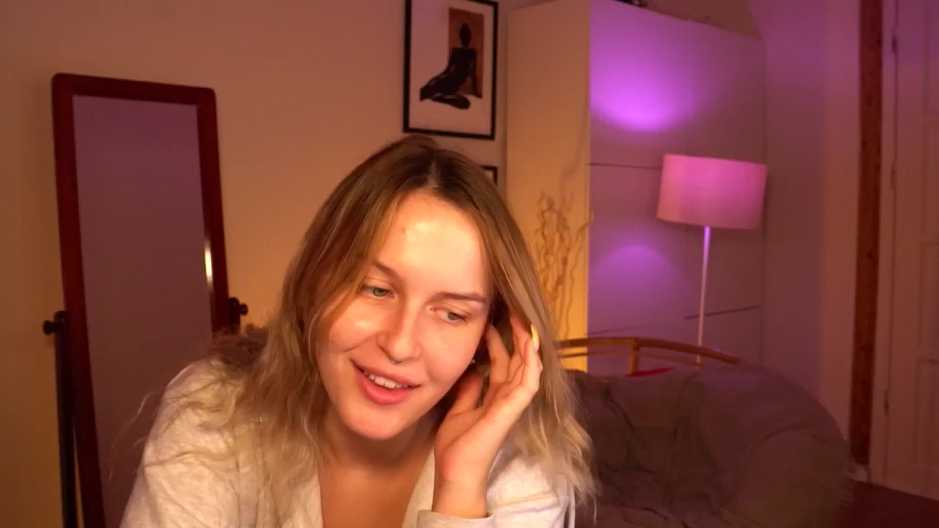 Gallery image thumbnail from sweetpulse_'s myfreecams stream on, 08/15/2024, 07:16 image 1 of 20