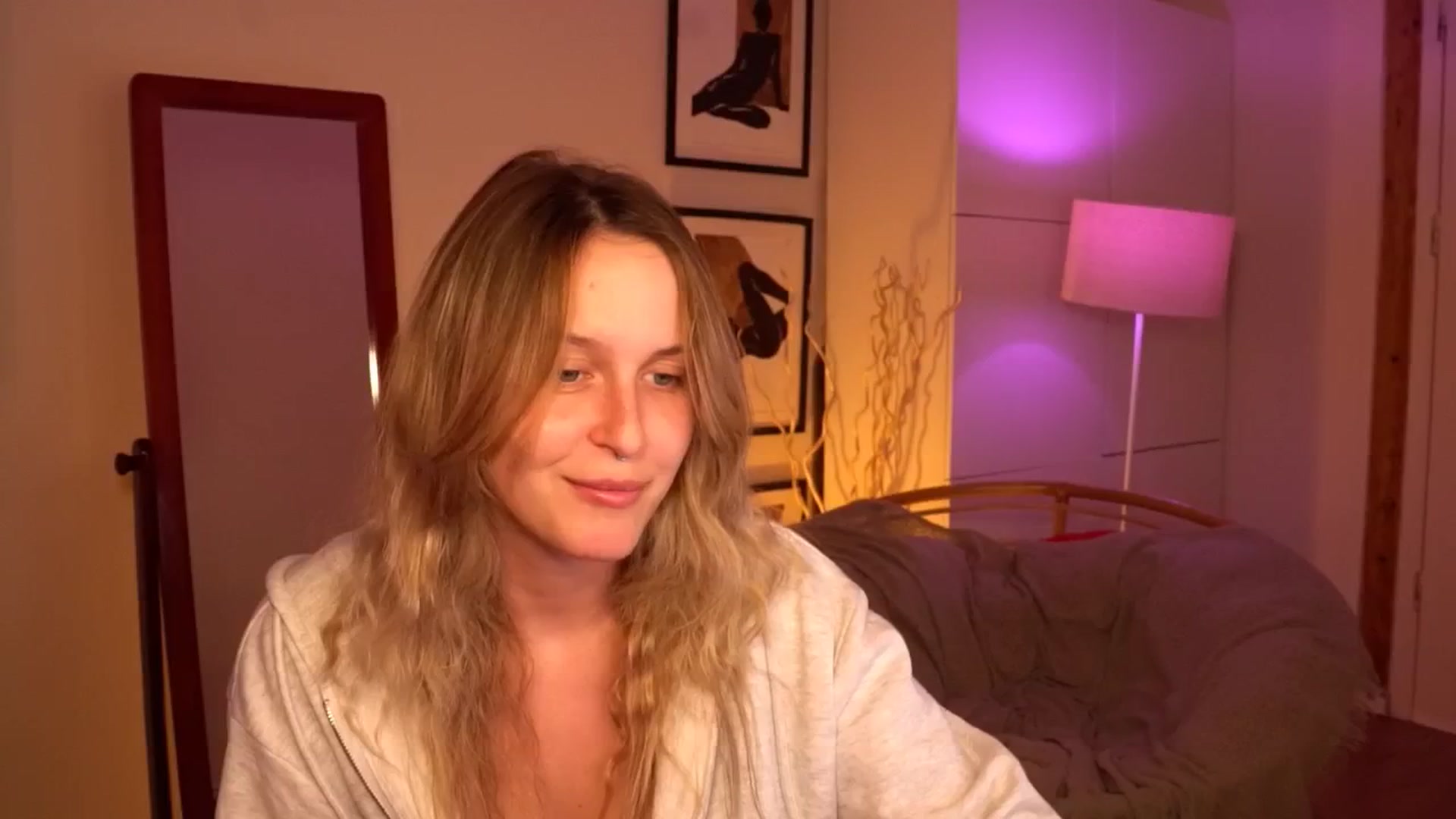 Gallery image thumbnail from sweetpulse_'s myfreecams stream on, 08/15/2024, 10:05 image 13 of 20