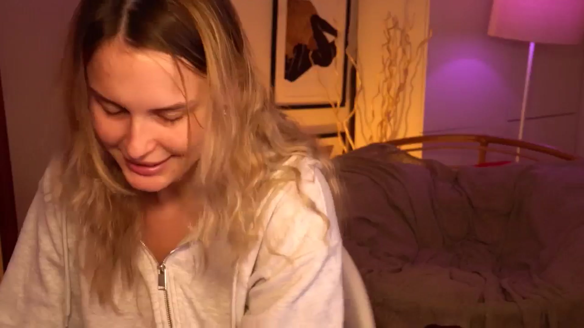 Gallery image thumbnail from sweetpulse_'s myfreecams stream on, 08/15/2024, 10:05 image 9 of 20