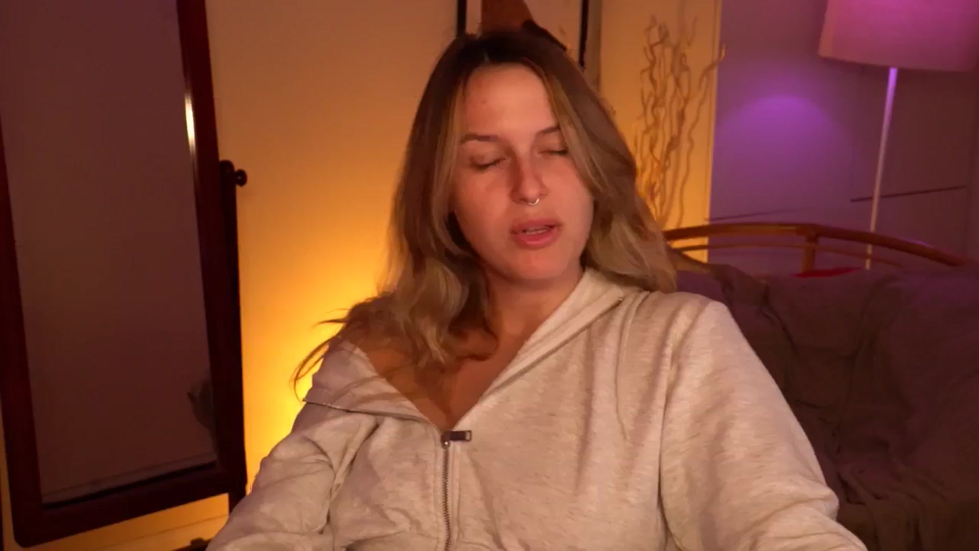 Gallery image thumbnail from sweetpulse_'s myfreecams stream on, 08/15/2024, 10:05 image 8 of 20