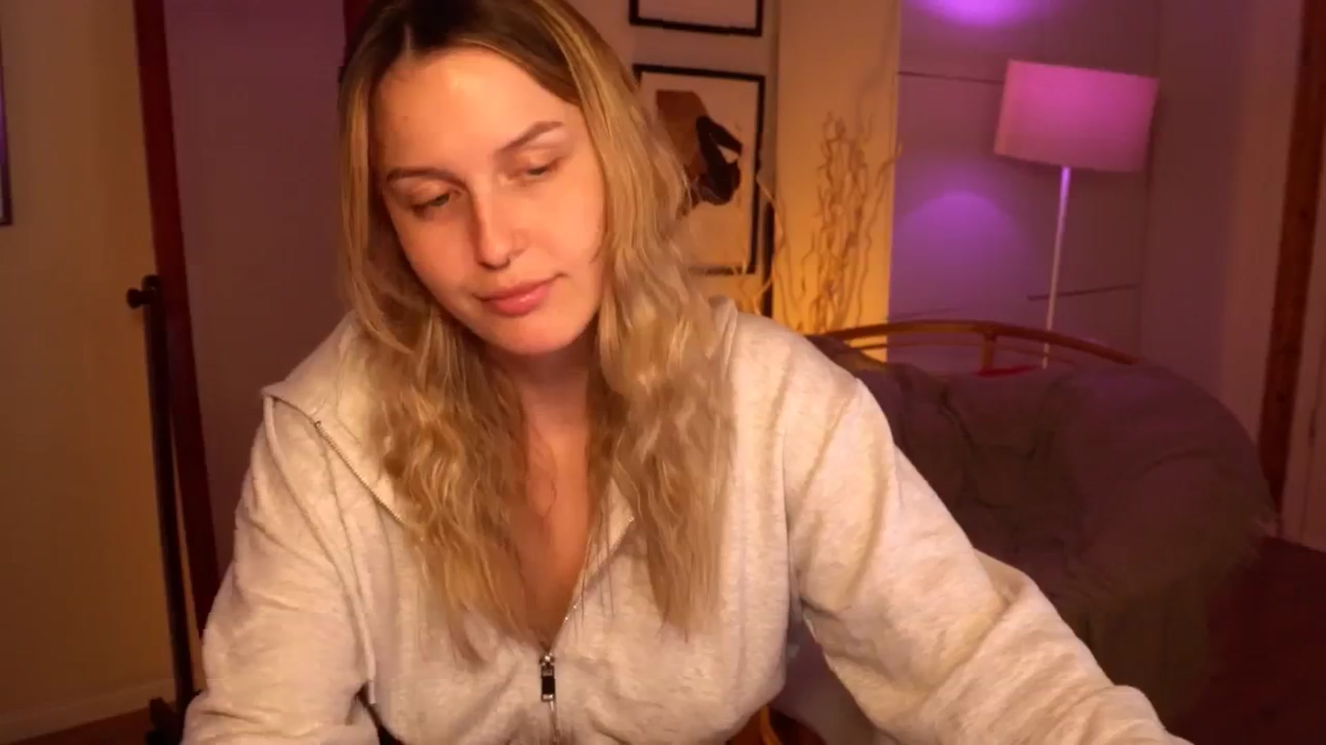 Gallery image thumbnail from sweetpulse_'s myfreecams stream on, 08/15/2024, 10:05 image 11 of 20