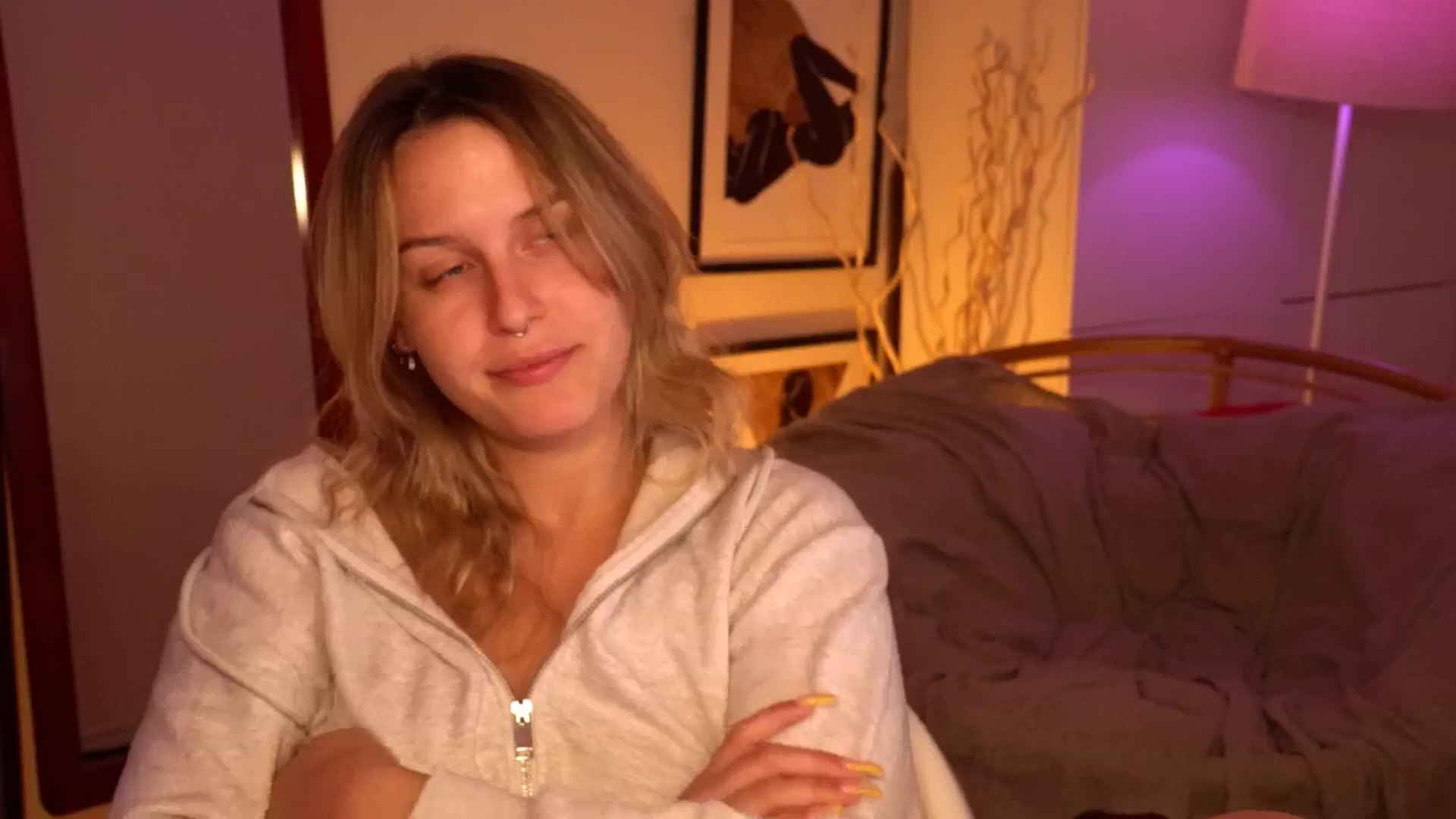Gallery image thumbnail from sweetpulse_'s myfreecams stream on, 08/15/2024, 10:05 image 4 of 20