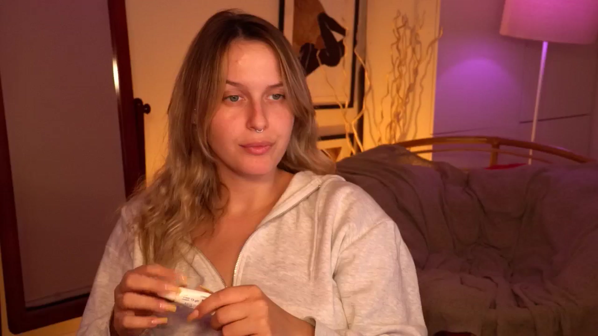 Gallery image thumbnail from sweetpulse_'s myfreecams stream on, 08/15/2024, 10:05 image 10 of 20