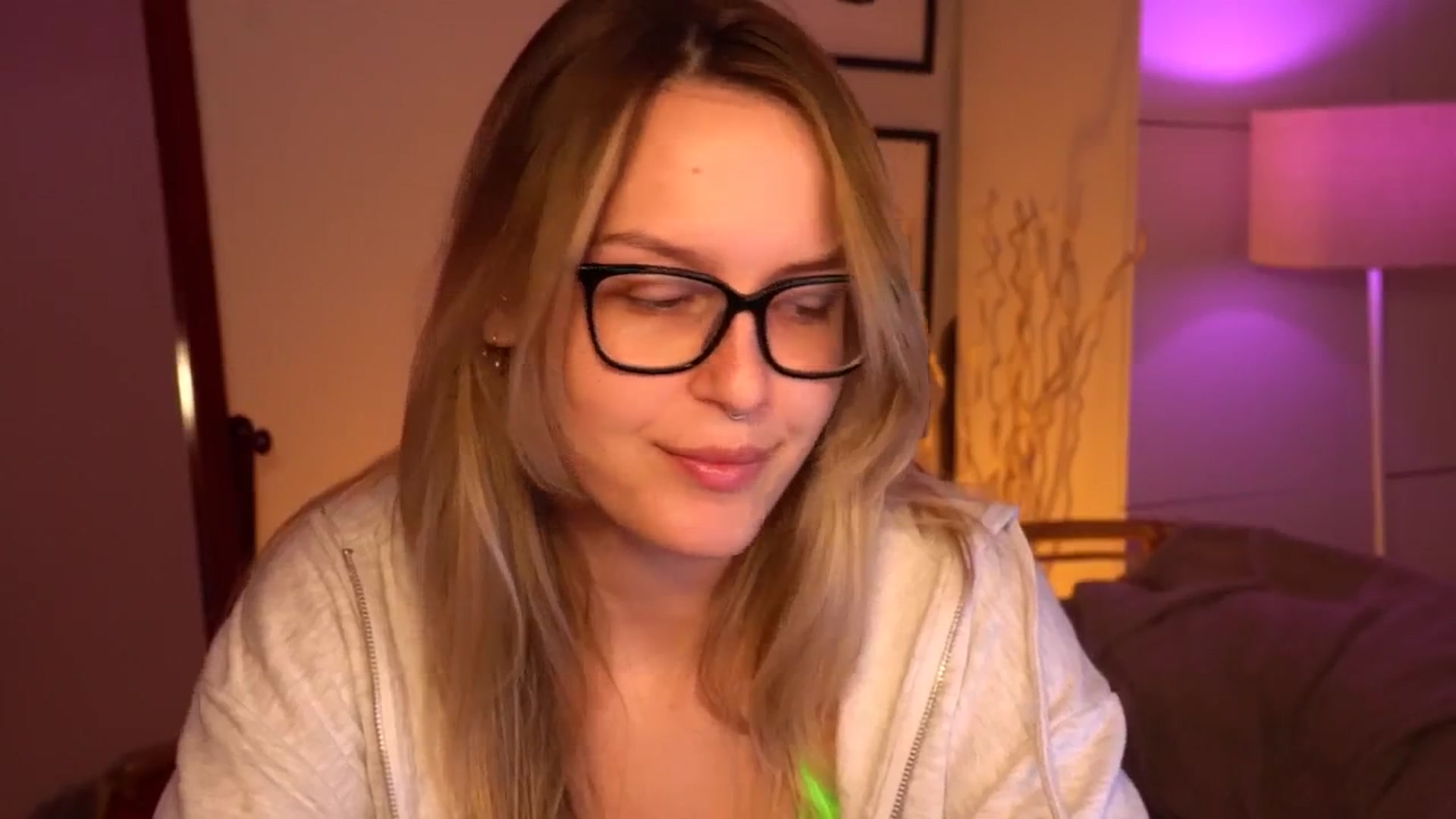 Gallery image thumbnail from sweetpulse_'s myfreecams stream on, 08/16/2024, 07:57 image 15 of 20