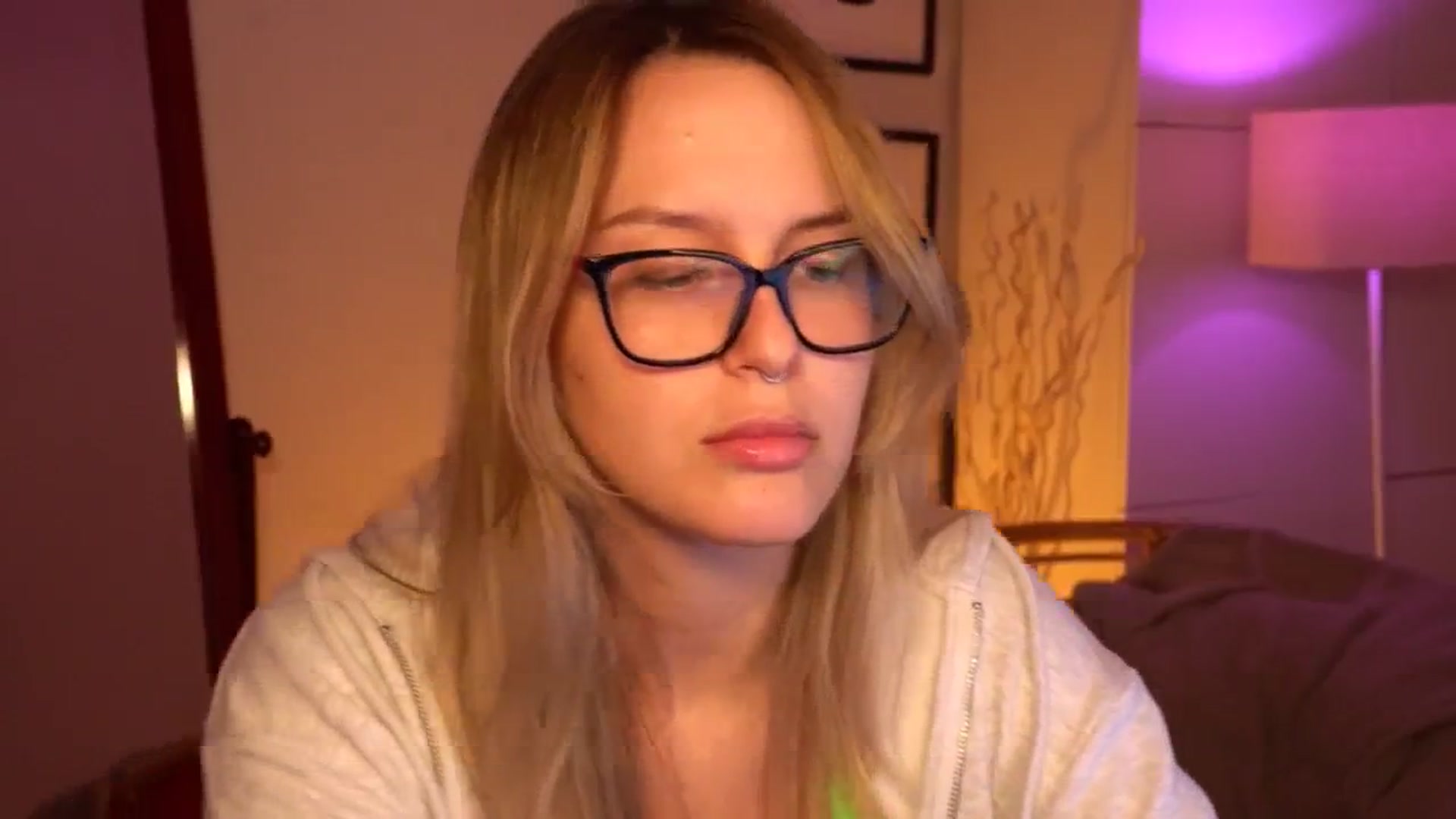Gallery image thumbnail from sweetpulse_'s myfreecams stream on, 08/16/2024, 07:57 image 16 of 20