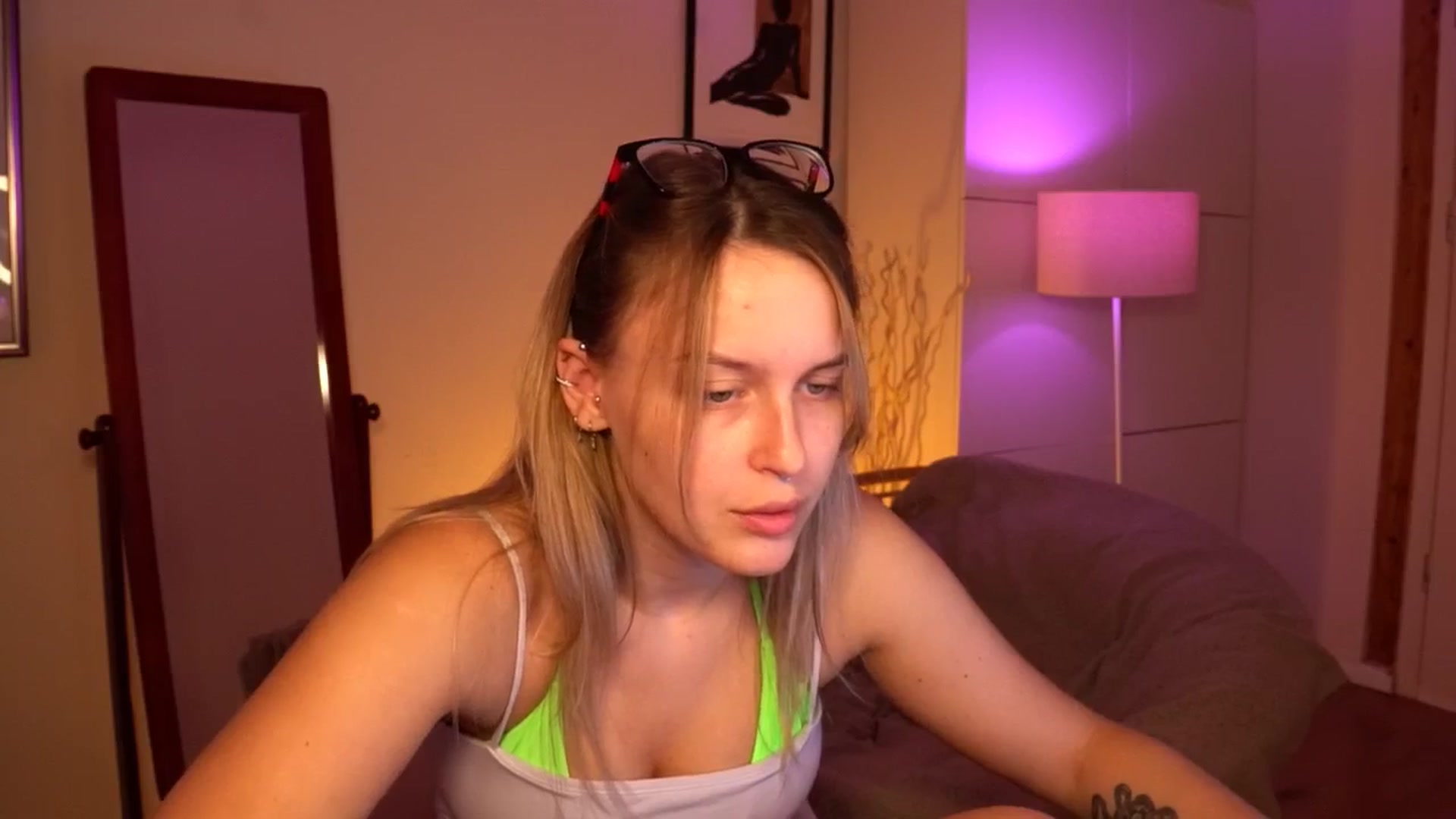 Gallery image thumbnail from sweetpulse_'s myfreecams stream on, 08/16/2024, 07:57 image 5 of 20
