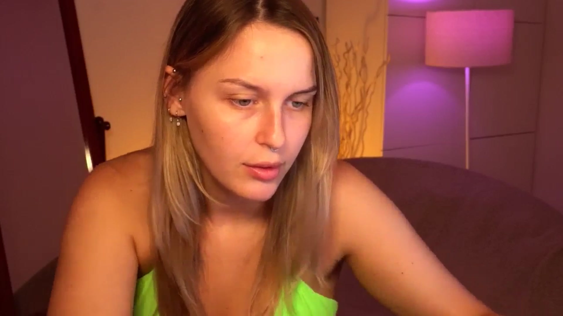 Gallery image thumbnail from sweetpulse_'s myfreecams stream on, 08/16/2024, 08:36 image 9 of 20