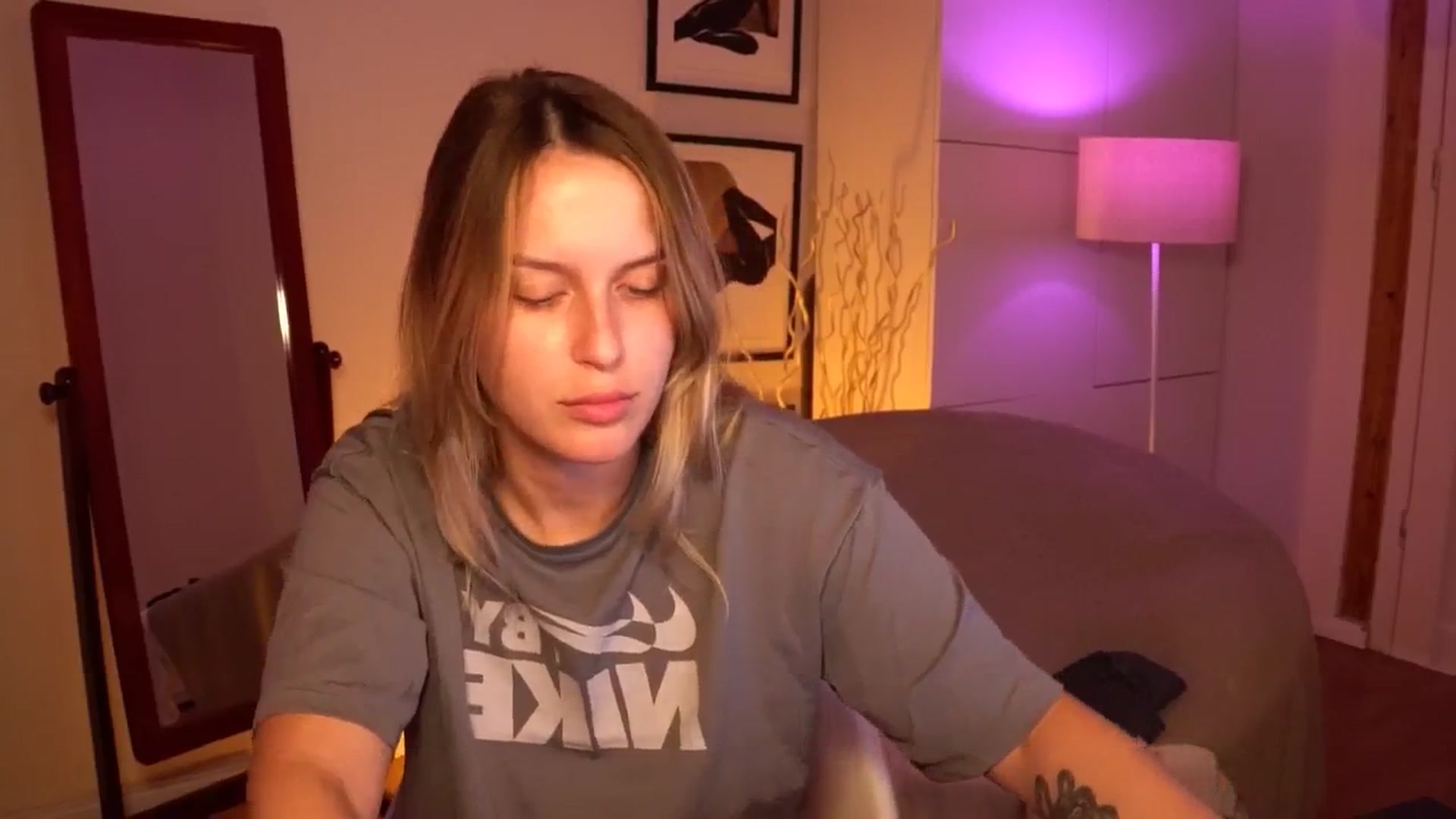 Gallery image thumbnail from sweetpulse_'s myfreecams stream on, 08/20/2024, 08:04 image 6 of 20