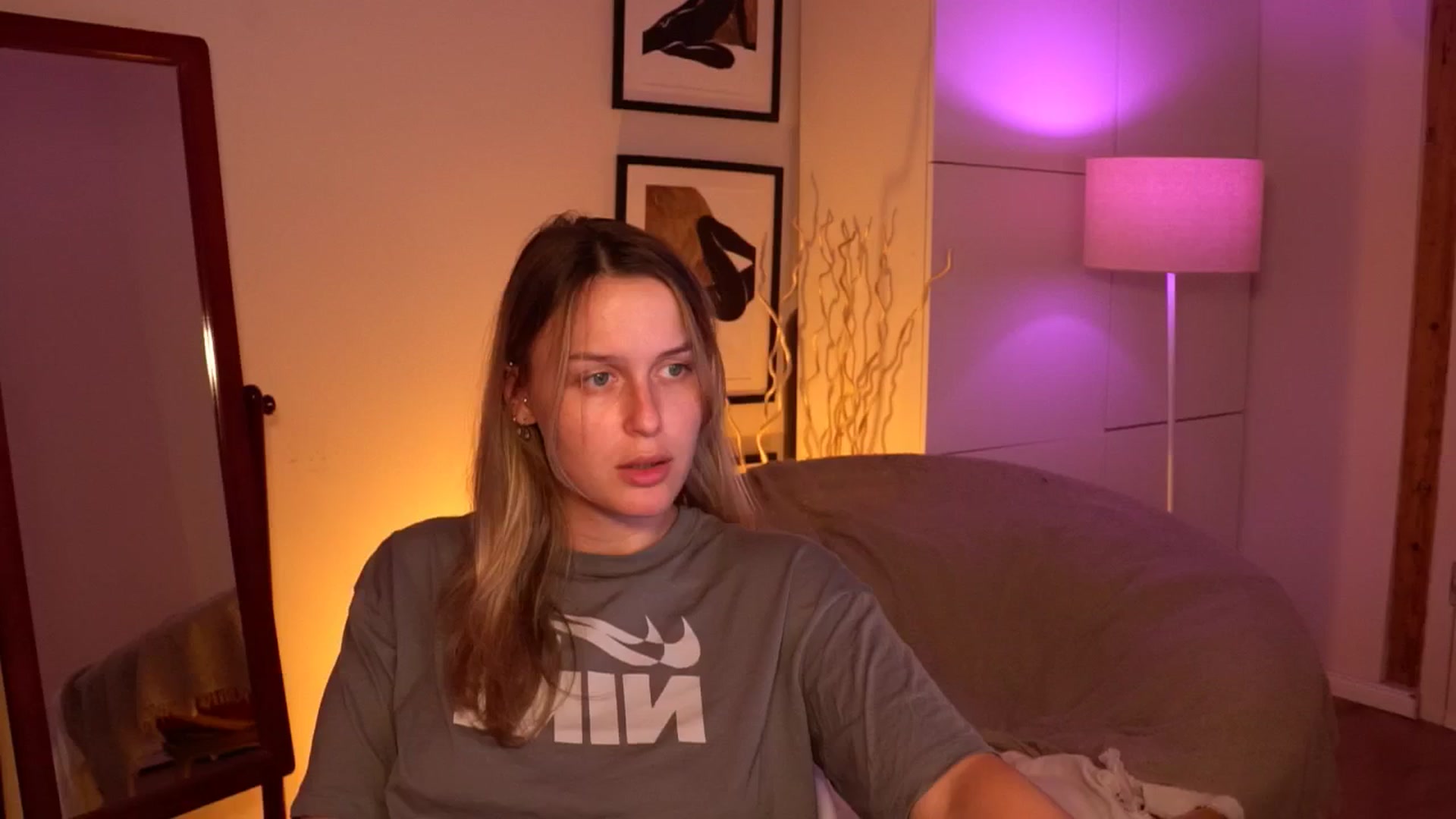 Gallery image thumbnail from sweetpulse_'s myfreecams stream on, 08/20/2024, 09:03 image 3 of 20
