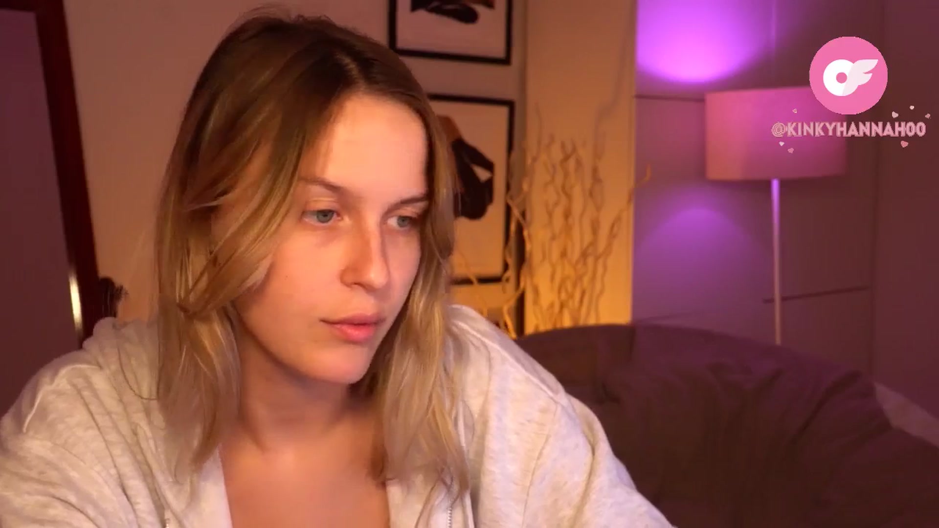 Gallery image thumbnail from sweetpulse_'s myfreecams stream on, 08/21/2024, 07:19 image 13 of 20