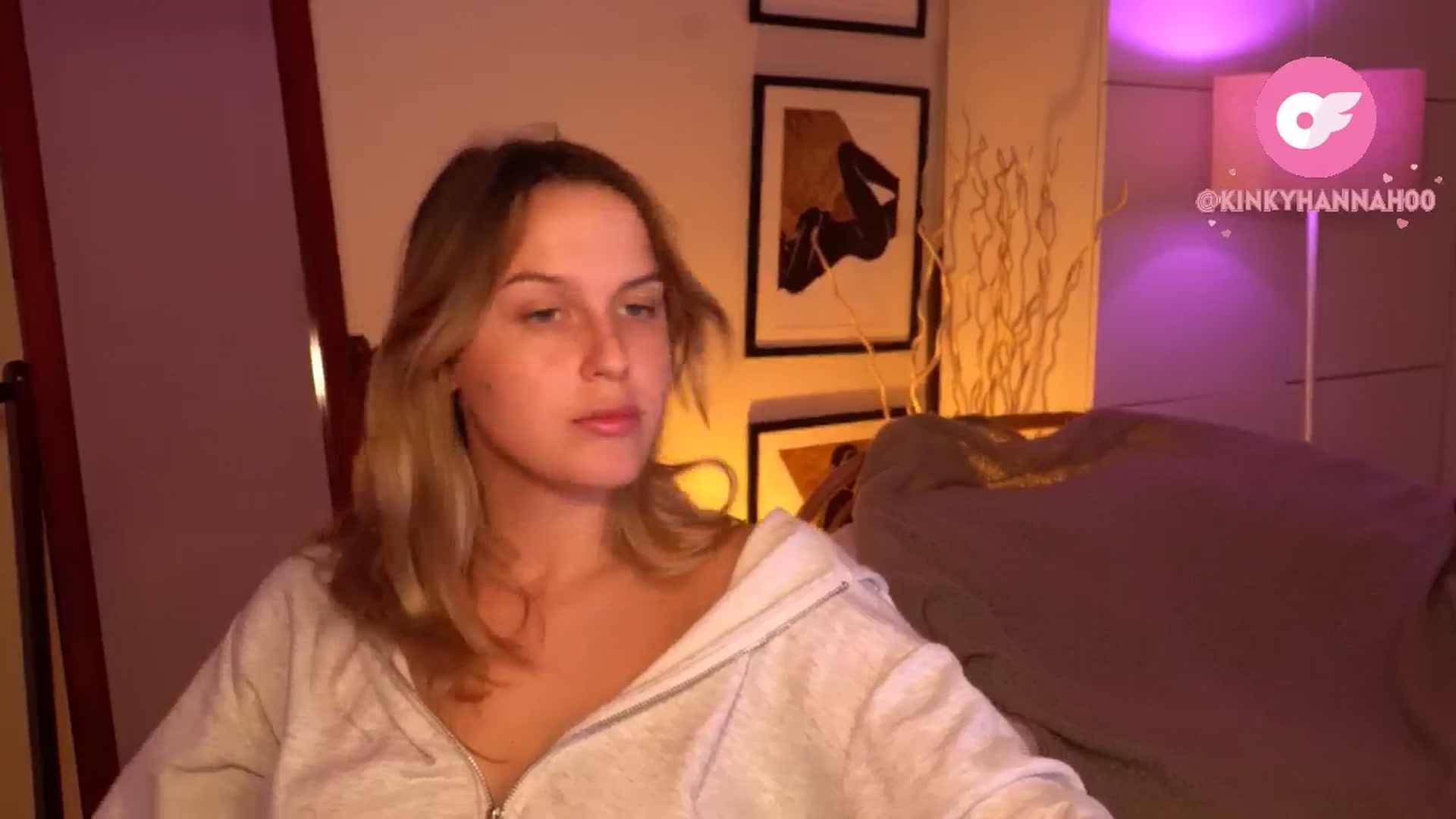 Gallery image thumbnail from sweetpulse_'s myfreecams stream on, 08/21/2024, 08:54 image 14 of 20