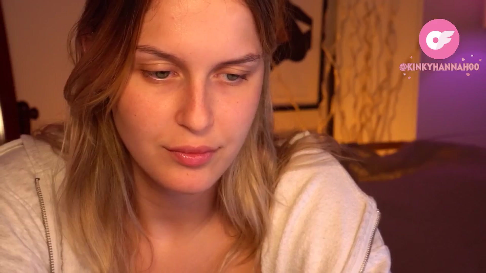 Gallery image thumbnail from sweetpulse_'s myfreecams stream on, 08/21/2024, 08:54 image 7 of 20