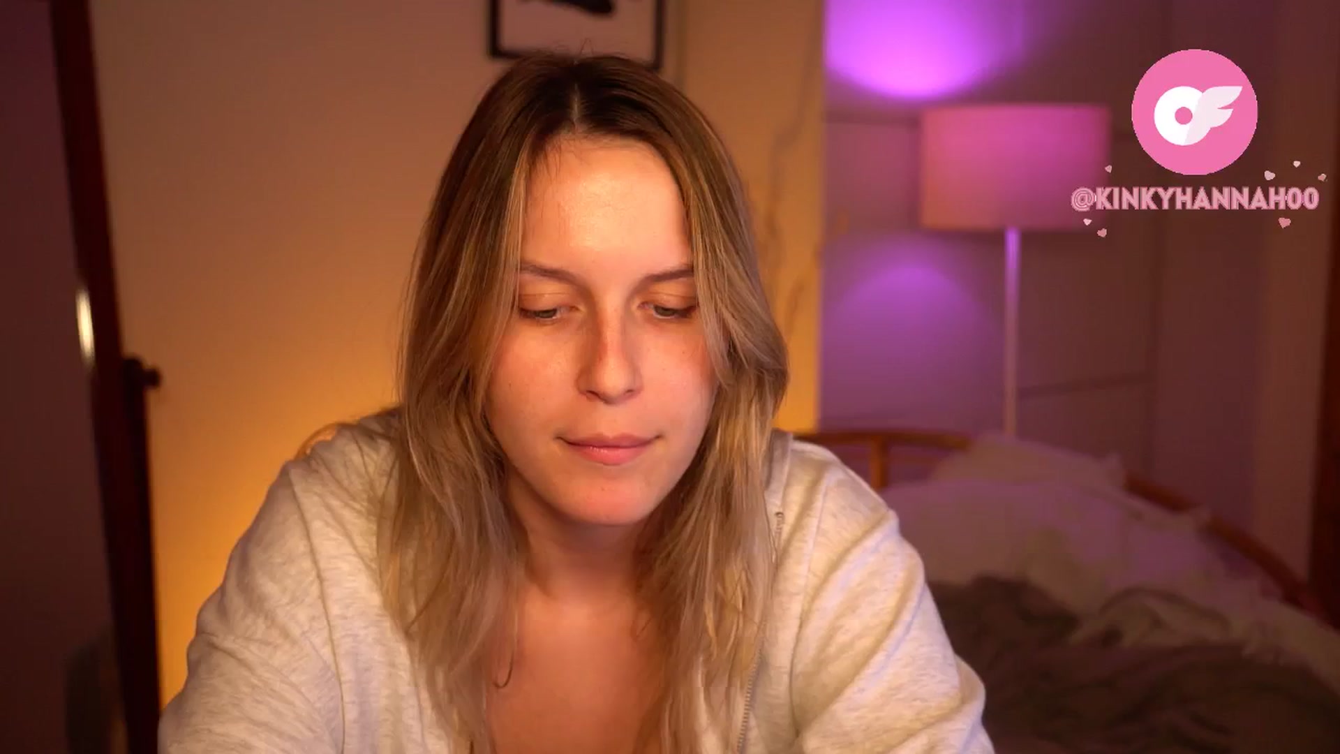 Gallery image thumbnail from sweetpulse_'s myfreecams stream on, 08/22/2024, 10:08 image 15 of 20