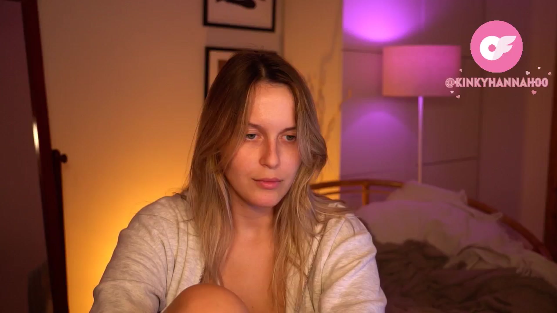 Gallery image thumbnail from sweetpulse_'s myfreecams stream on, 08/22/2024, 10:08 image 14 of 20