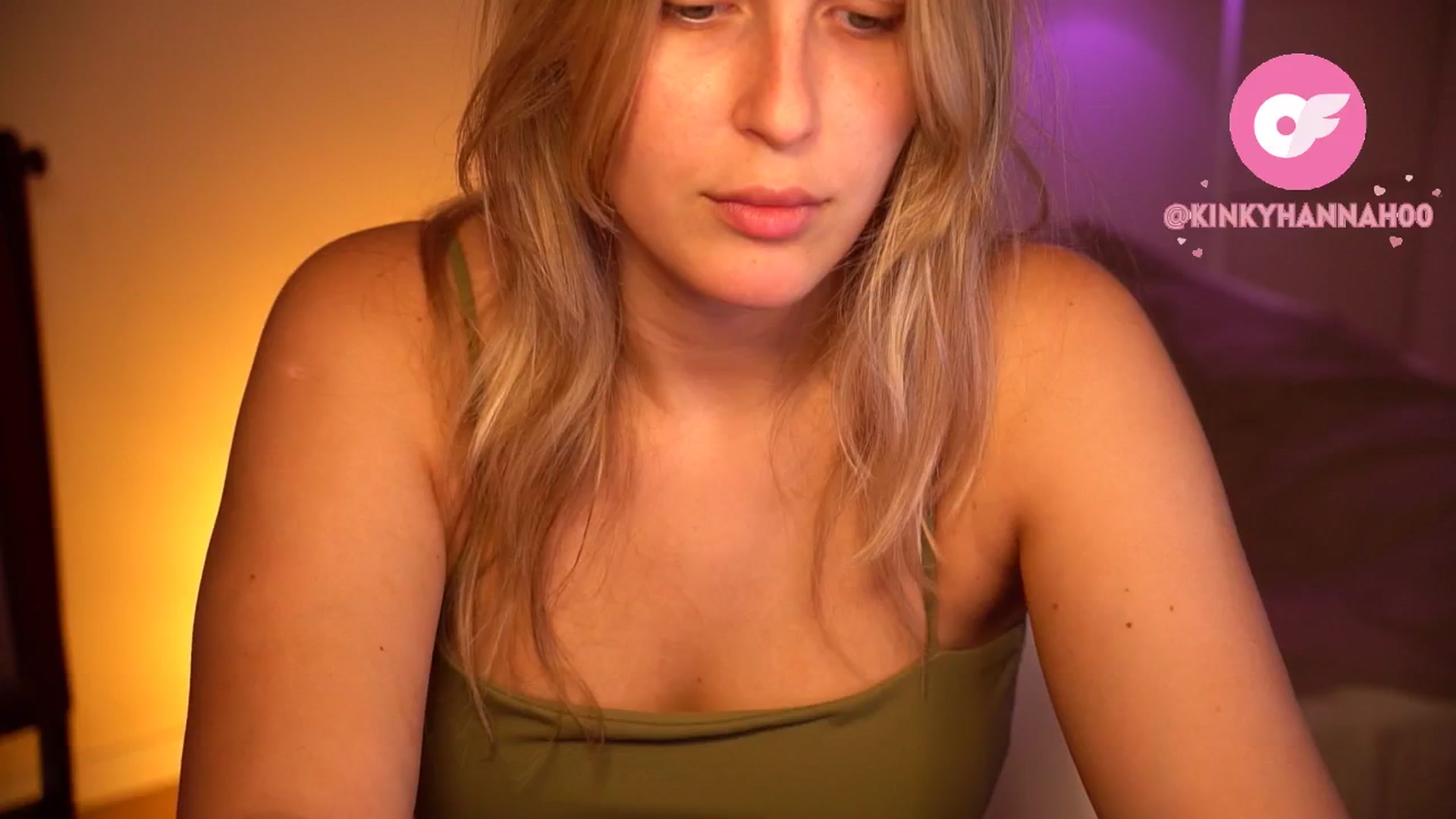 Gallery image thumbnail from sweetpulse_'s myfreecams stream on, 08/22/2024, 10:08 image 5 of 20