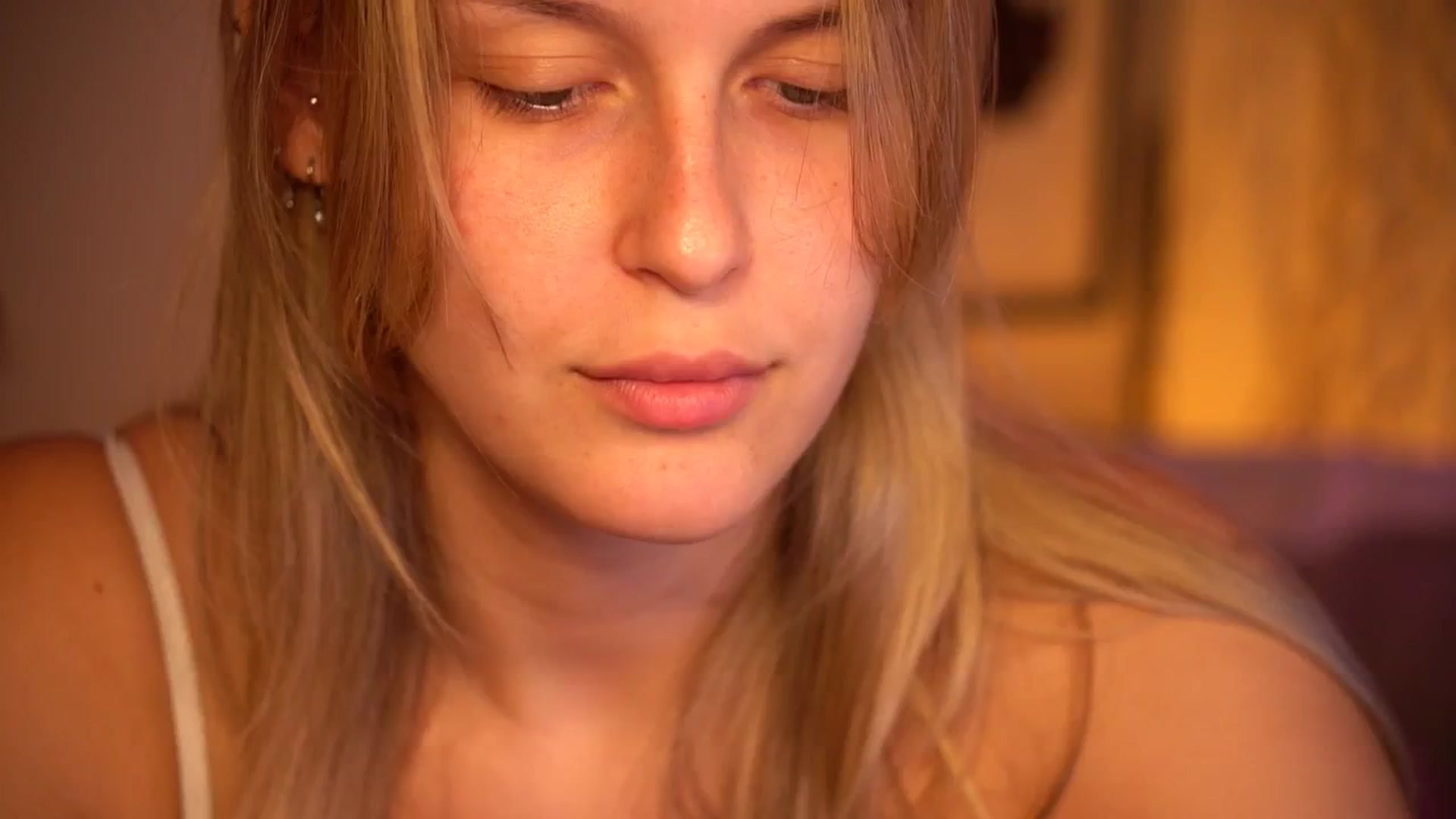 Gallery image thumbnail from sweetpulse_'s myfreecams stream on, 08/24/2024, 07:21 image 2 of 20