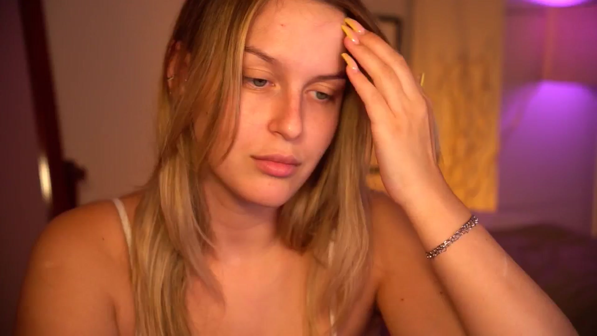 Gallery image thumbnail from sweetpulse_'s myfreecams stream on, 08/24/2024, 07:21 image 16 of 20