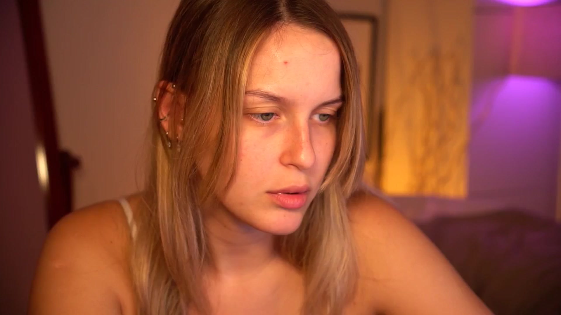 Gallery image thumbnail from sweetpulse_'s myfreecams stream on, 08/24/2024, 07:21 image 18 of 20
