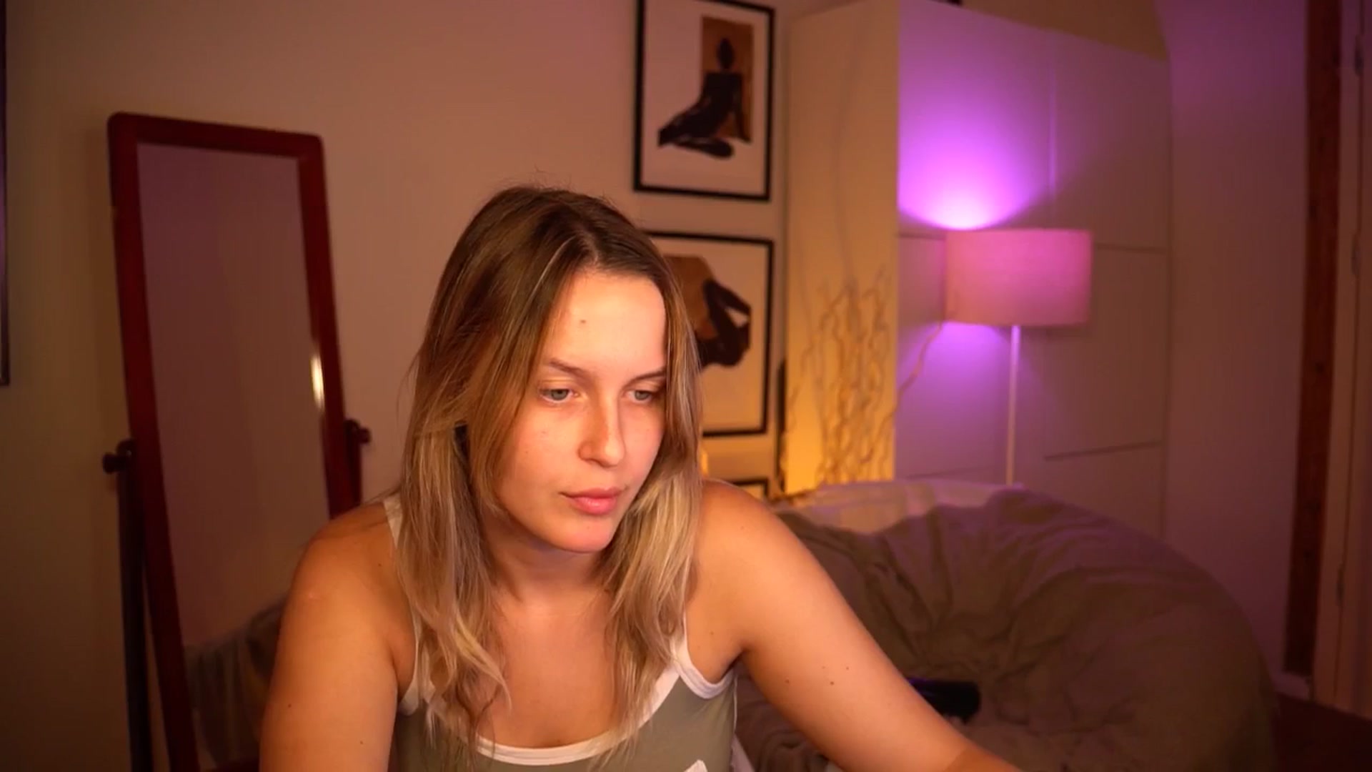 Gallery image thumbnail from sweetpulse_'s myfreecams stream on, 08/25/2024, 06:44 image 3 of 20