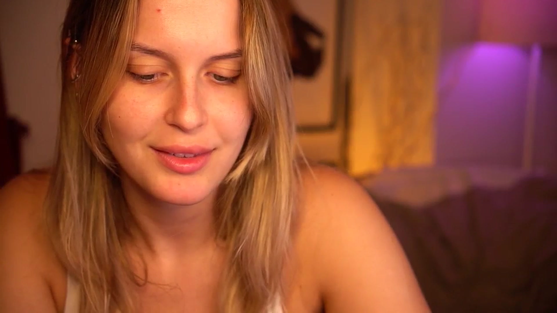 Gallery image thumbnail from sweetpulse_'s myfreecams stream on, 08/25/2024, 06:44 image 13 of 20
