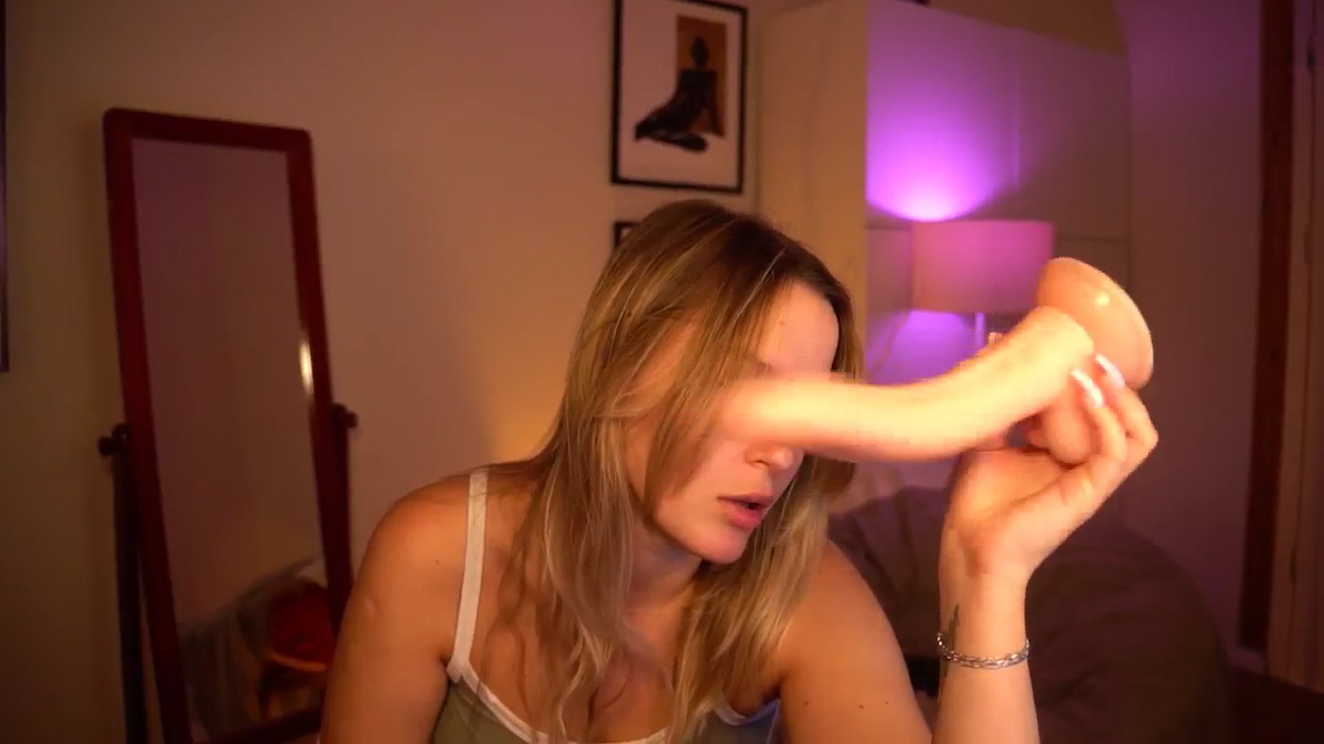 Gallery image thumbnail from sweetpulse_'s myfreecams stream on, 08/25/2024, 06:44 image 2 of 20