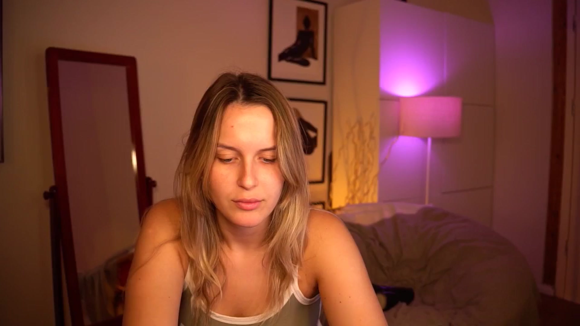 Gallery image thumbnail from sweetpulse_'s myfreecams stream on, 08/25/2024, 06:44 image 1 of 20