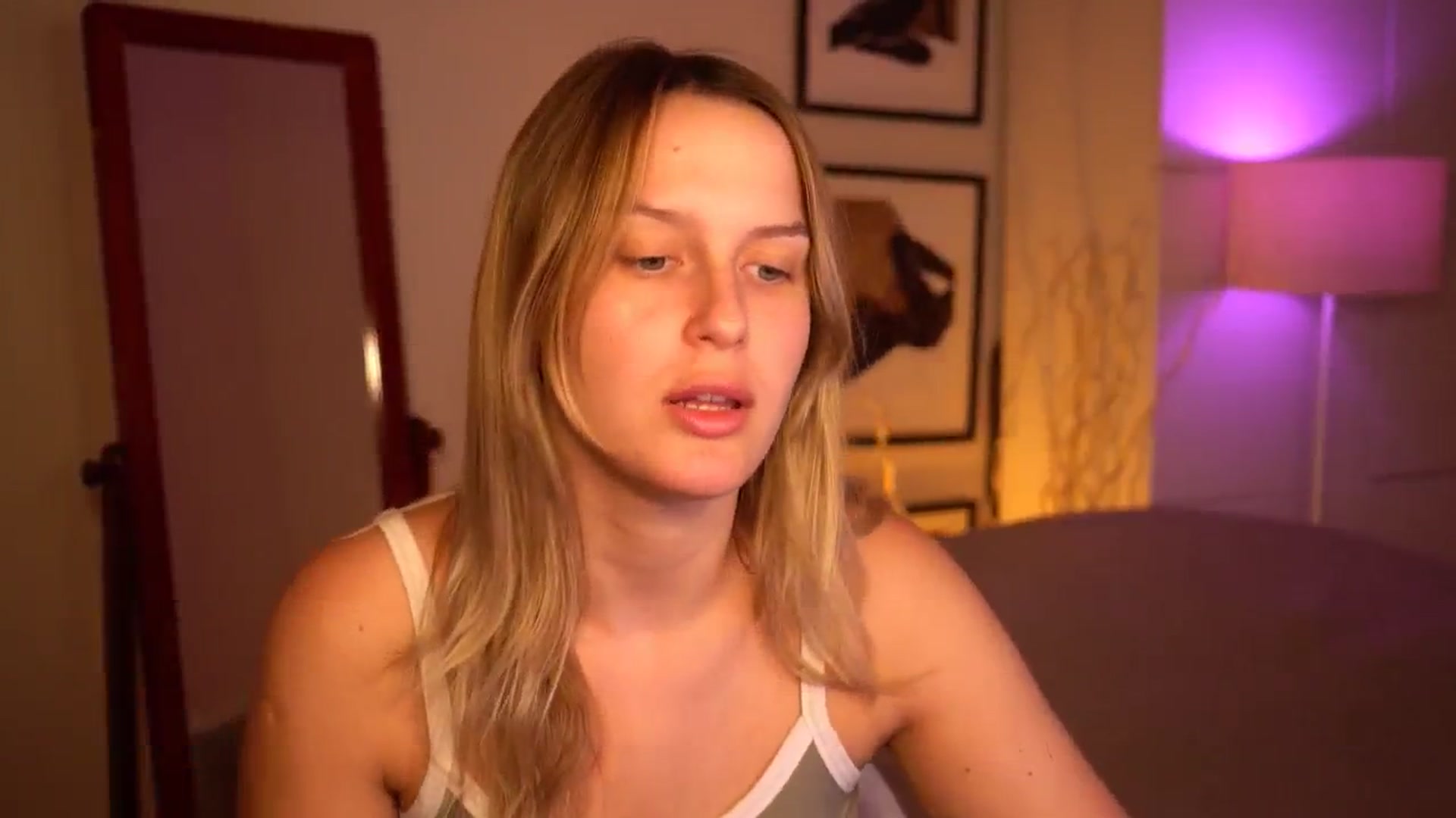 Gallery image thumbnail from sweetpulse_'s myfreecams stream on, 08/25/2024, 07:53 image 10 of 20
