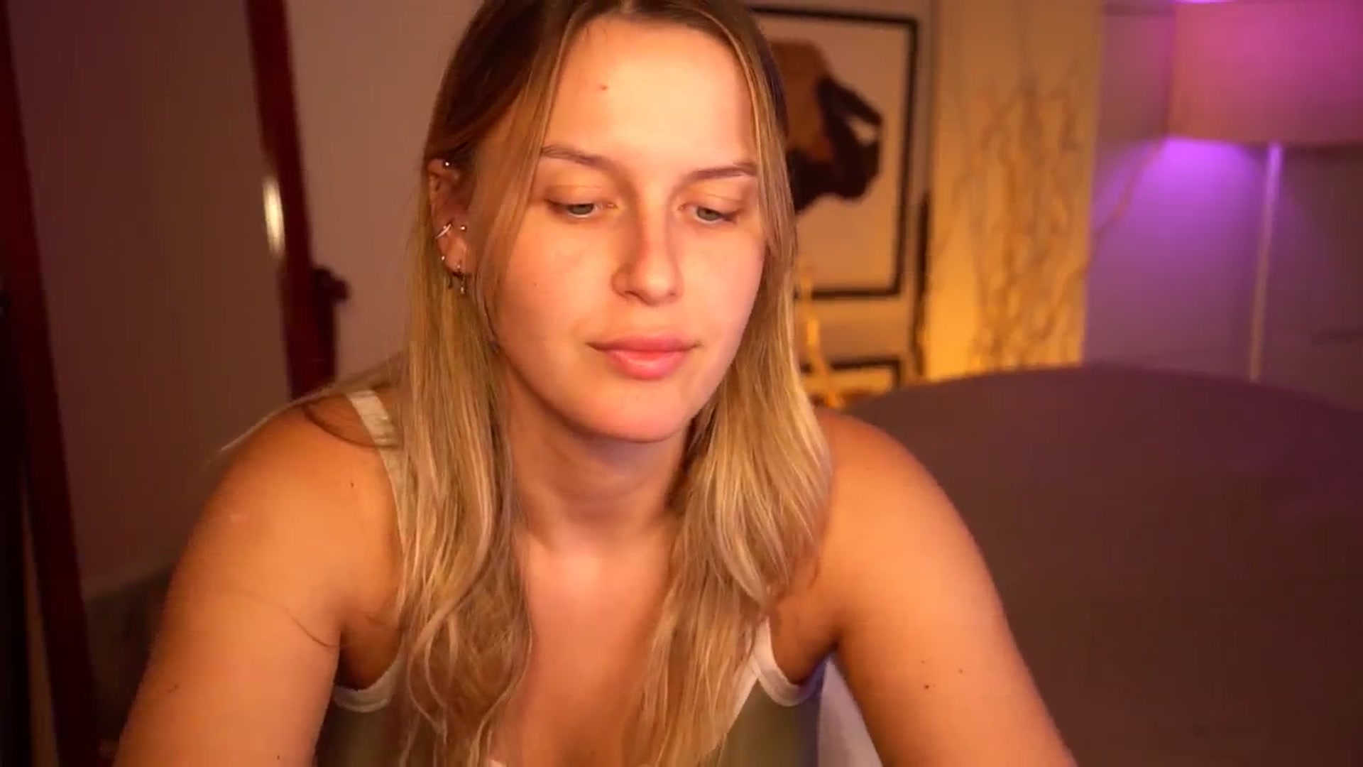 Gallery image thumbnail from sweetpulse_'s myfreecams stream on, 08/25/2024, 07:53 image 18 of 20