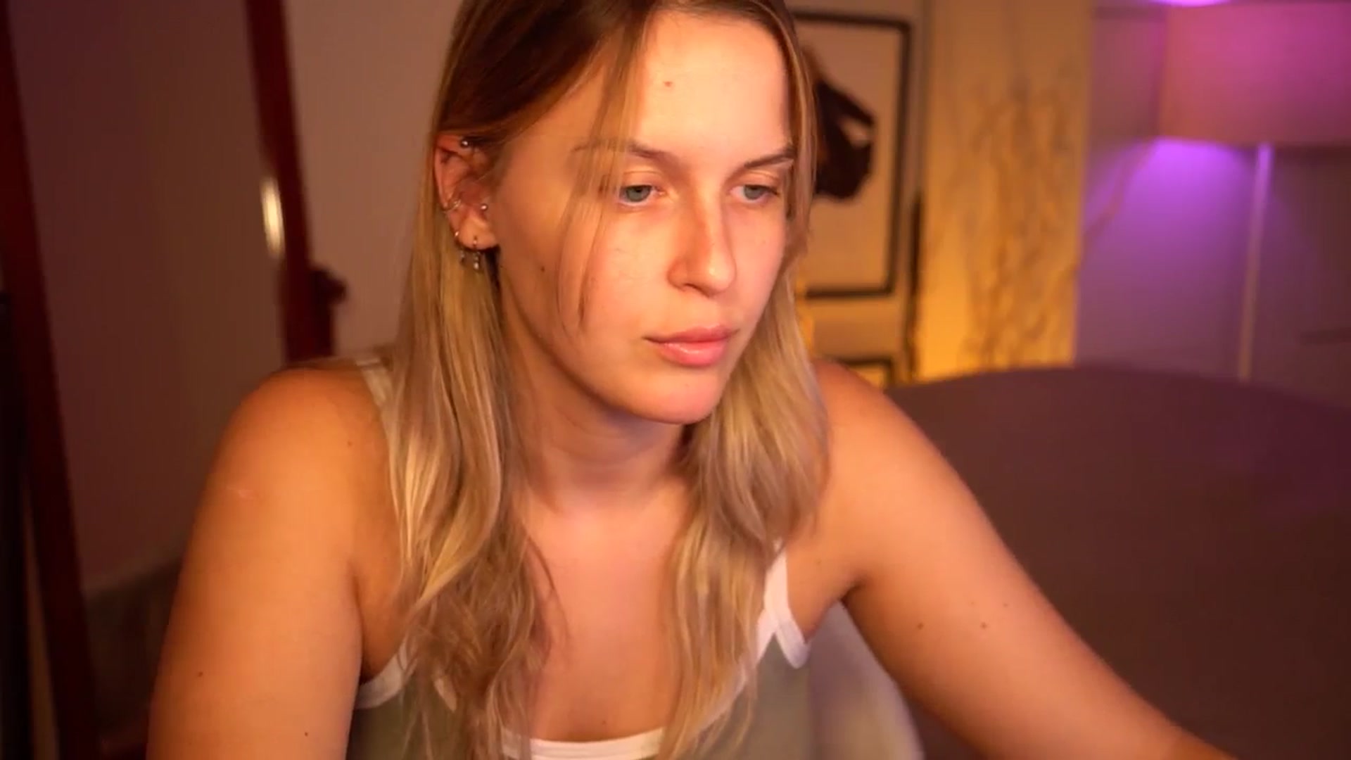 Gallery image thumbnail from sweetpulse_'s myfreecams stream on, 08/25/2024, 07:53 image 20 of 20