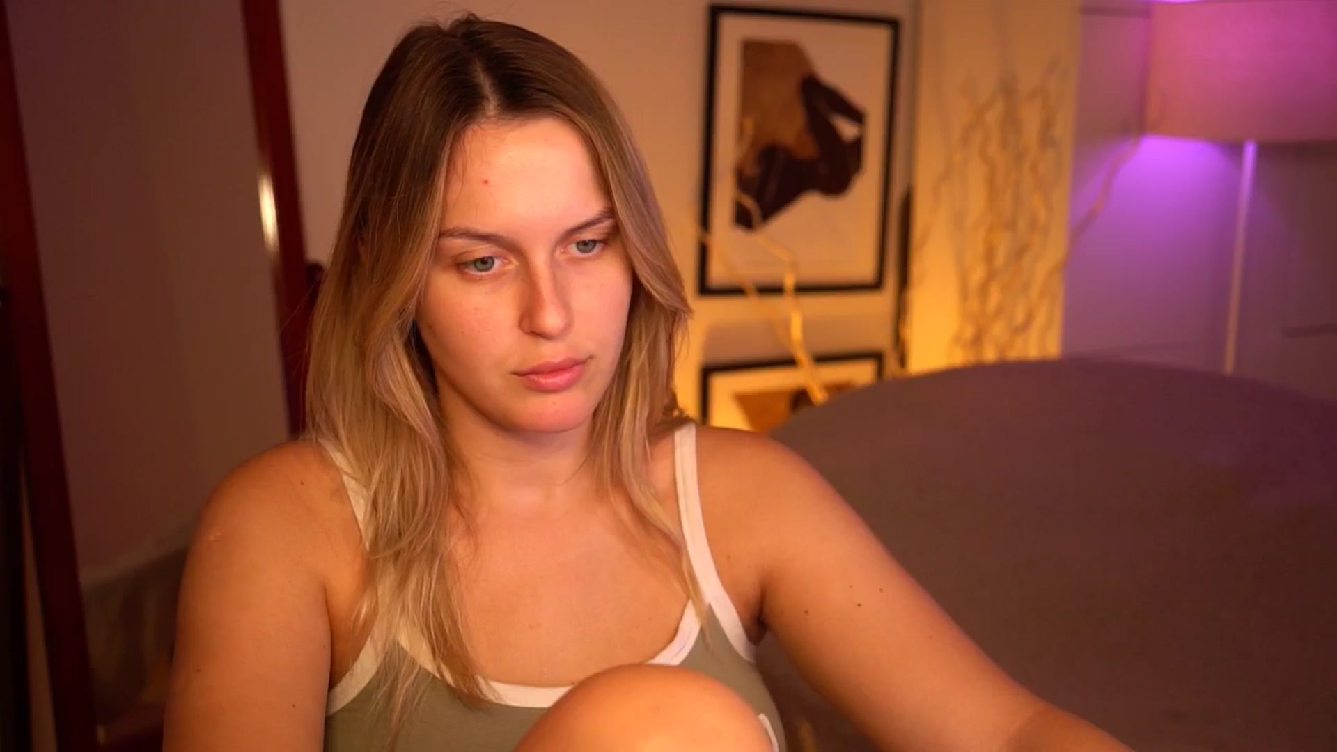 Gallery image thumbnail from sweetpulse_'s myfreecams stream on, 08/25/2024, 07:53 image 13 of 20