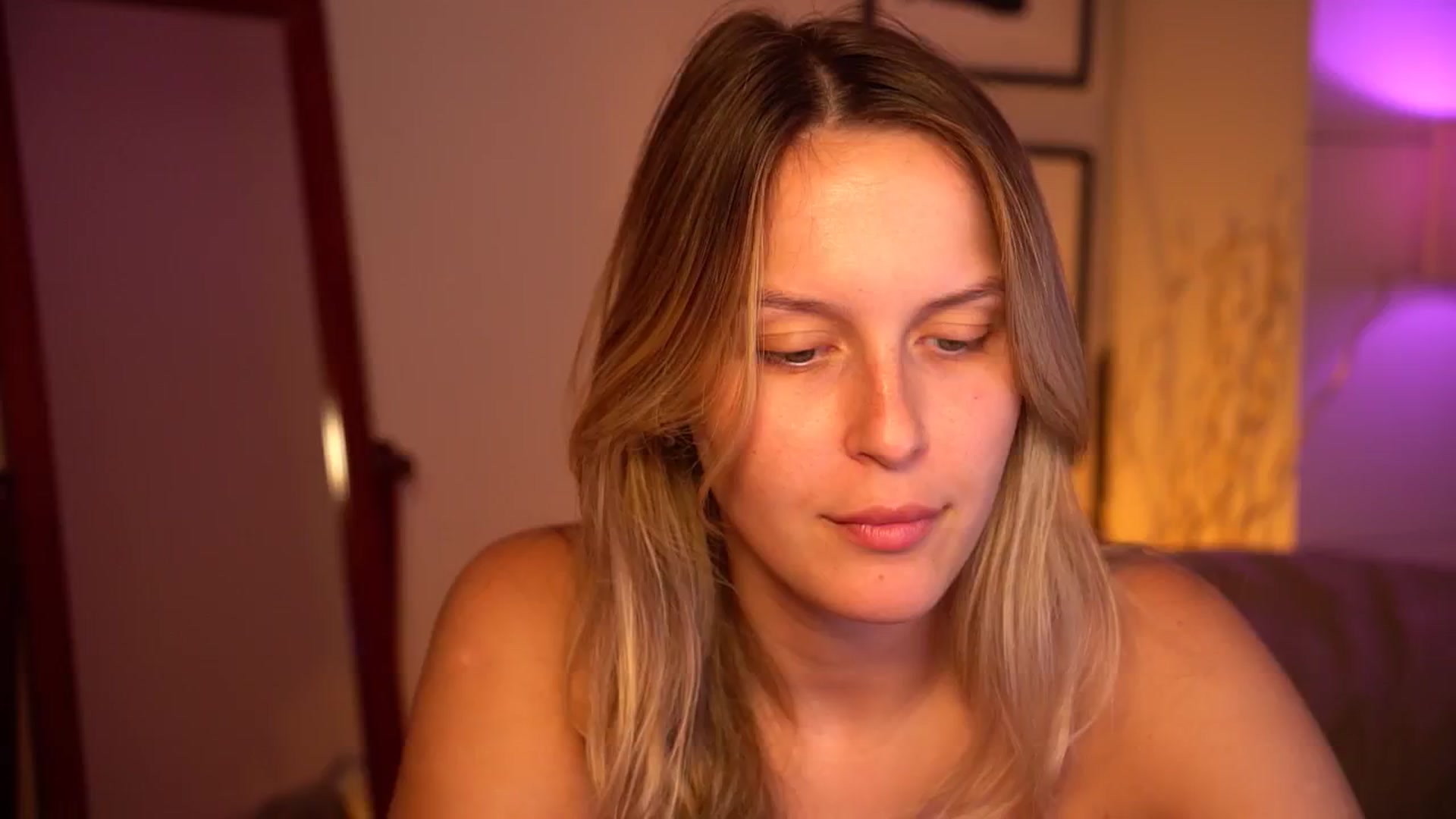 Gallery image thumbnail from sweetpulse_'s myfreecams stream on, 09/04/2024, 07:18 image 19 of 20