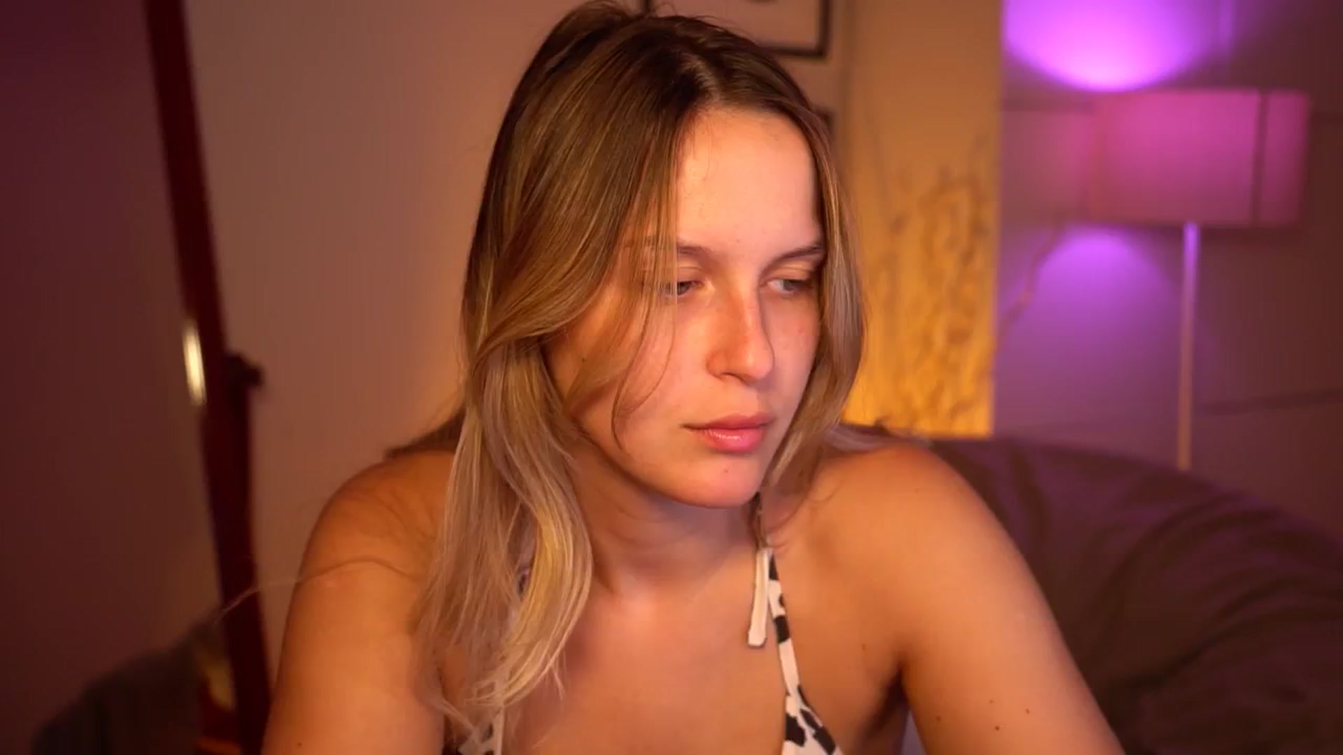 Gallery image thumbnail from sweetpulse_'s myfreecams stream on, 09/04/2024, 07:18 image 9 of 20