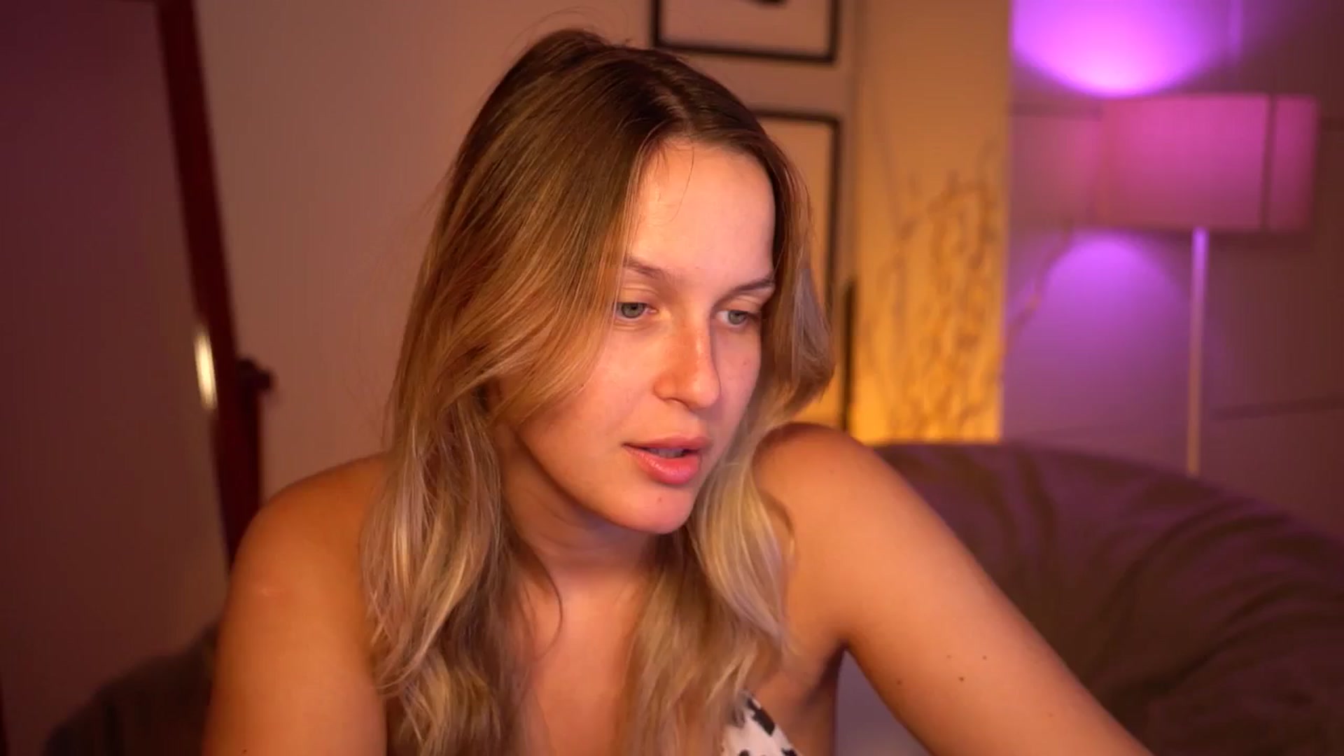 Gallery image thumbnail from sweetpulse_'s myfreecams stream on, 09/04/2024, 07:18 image 14 of 20