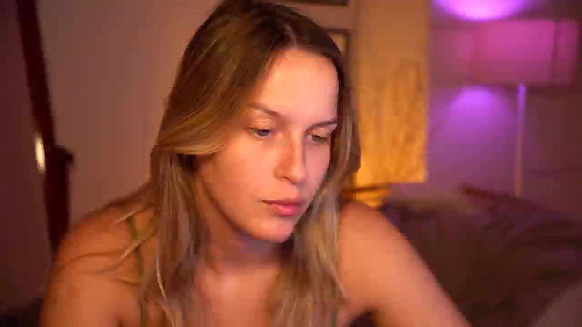 Gallery image thumbnail from sweetpulse_'s myfreecams stream on, 09/04/2024, 08:16 image 1 of 20