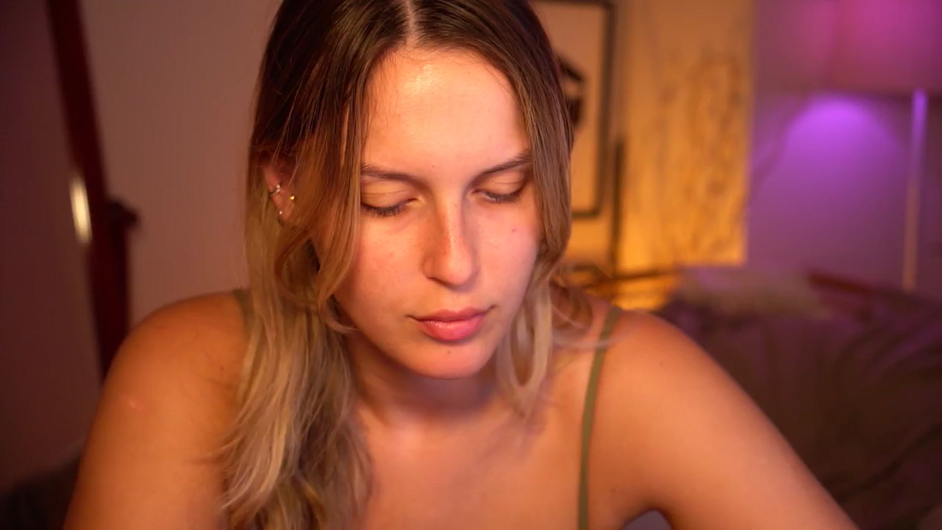 Gallery image thumbnail from sweetpulse_'s myfreecams stream on, 09/04/2024, 08:16 image 20 of 20