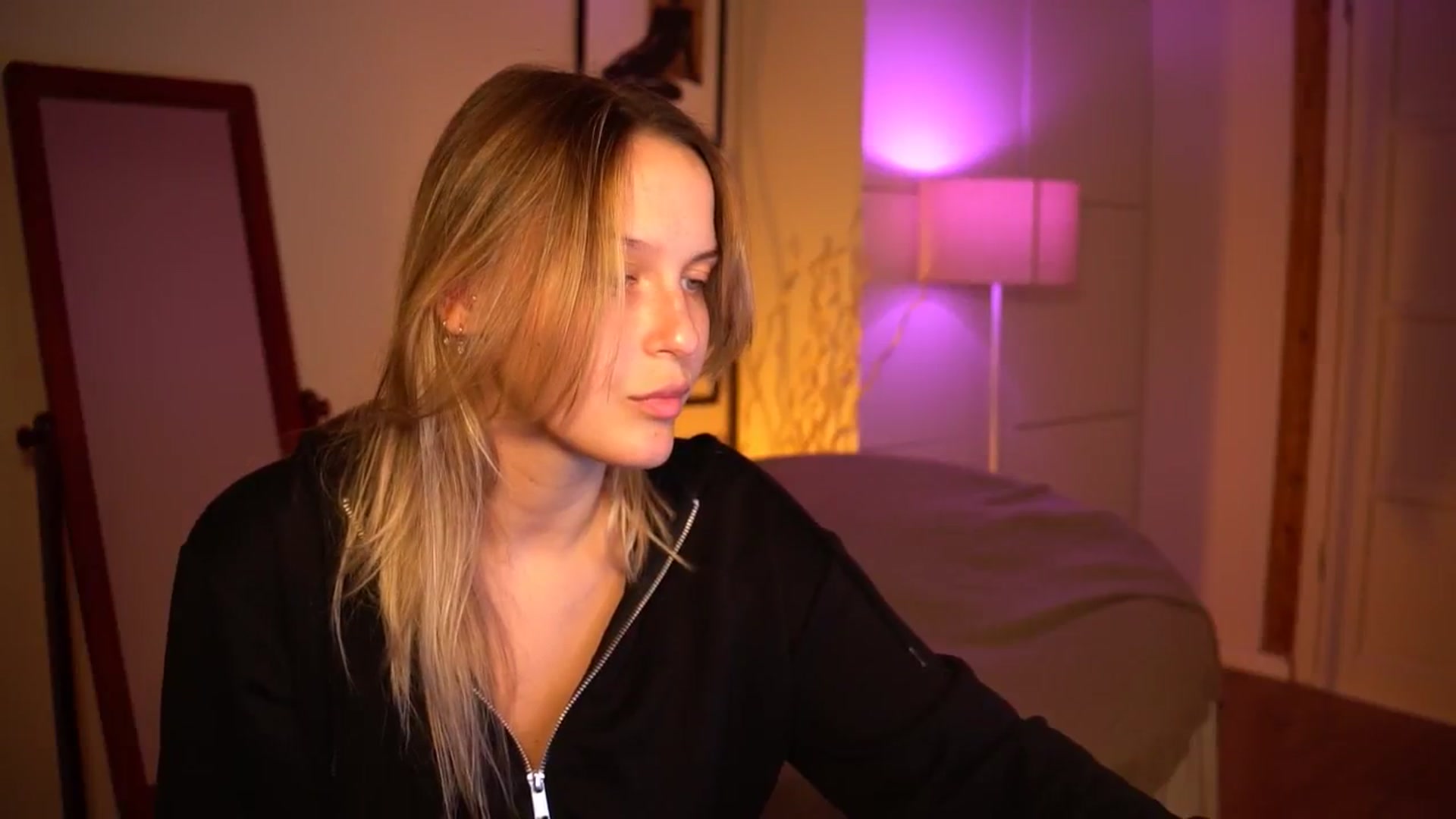 Gallery image thumbnail from sweetpulse_'s myfreecams stream on, 09/05/2024, 06:18 image 10 of 20