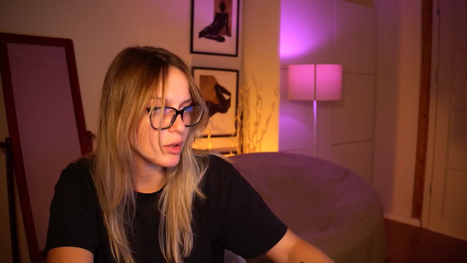 Gallery image thumbnail from sweetpulse_'s myfreecams stream on, 09/06/2024, 08:20 image 7 of 20