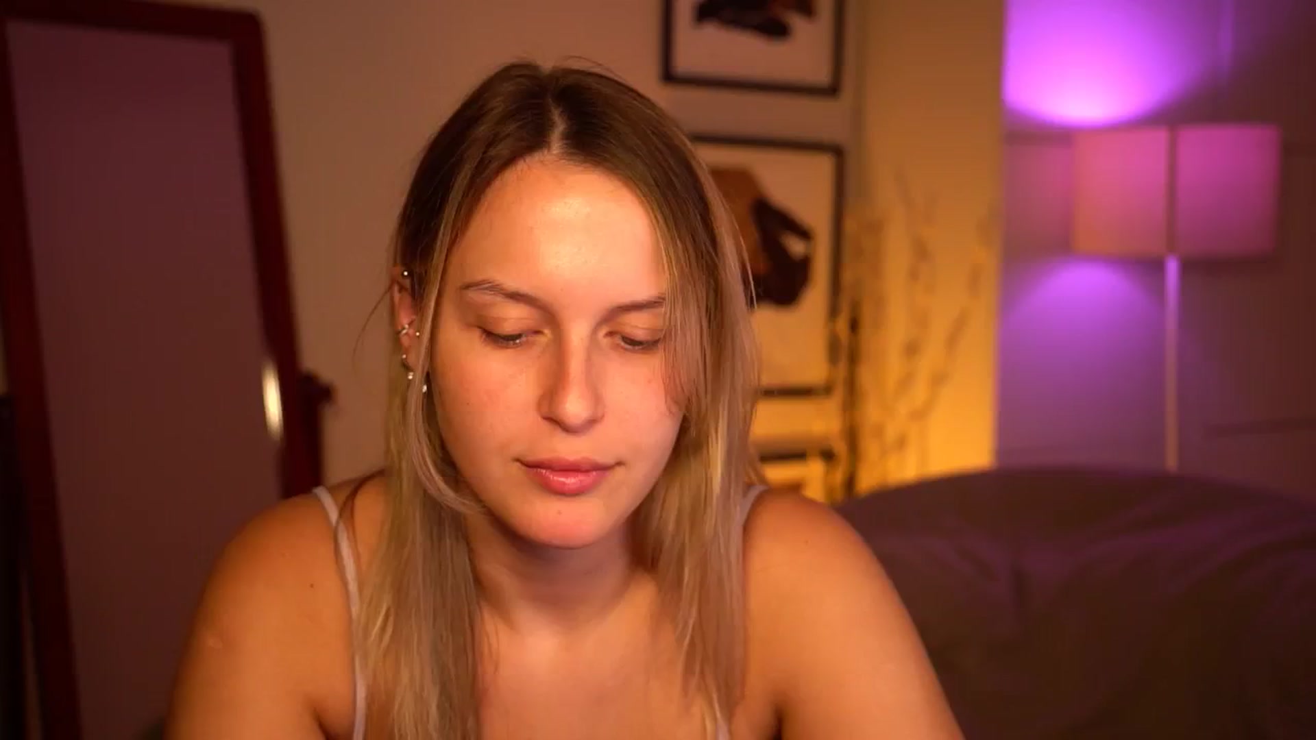 Gallery image thumbnail from sweetpulse_'s myfreecams stream on, 09/08/2024, 07:56 image 9 of 20
