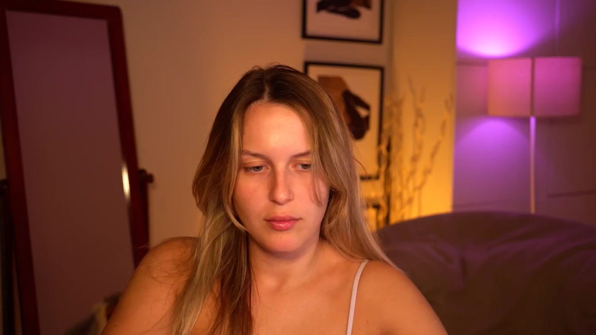 Gallery image thumbnail from sweetpulse_'s myfreecams stream on, 09/08/2024, 07:56 image 10 of 20