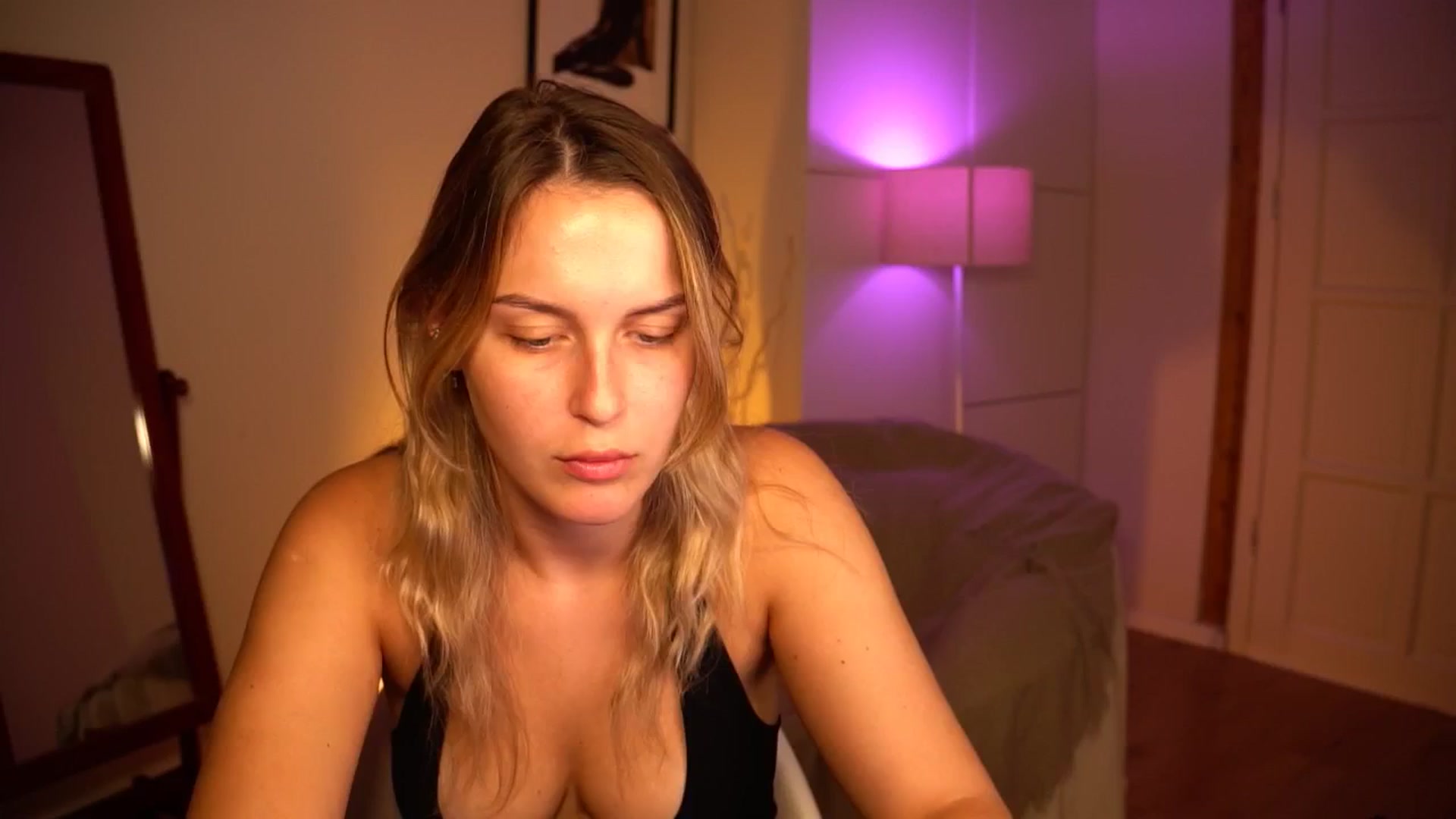 Gallery image thumbnail from sweetpulse_'s myfreecams stream on, 09/10/2024, 08:09 image 3 of 20