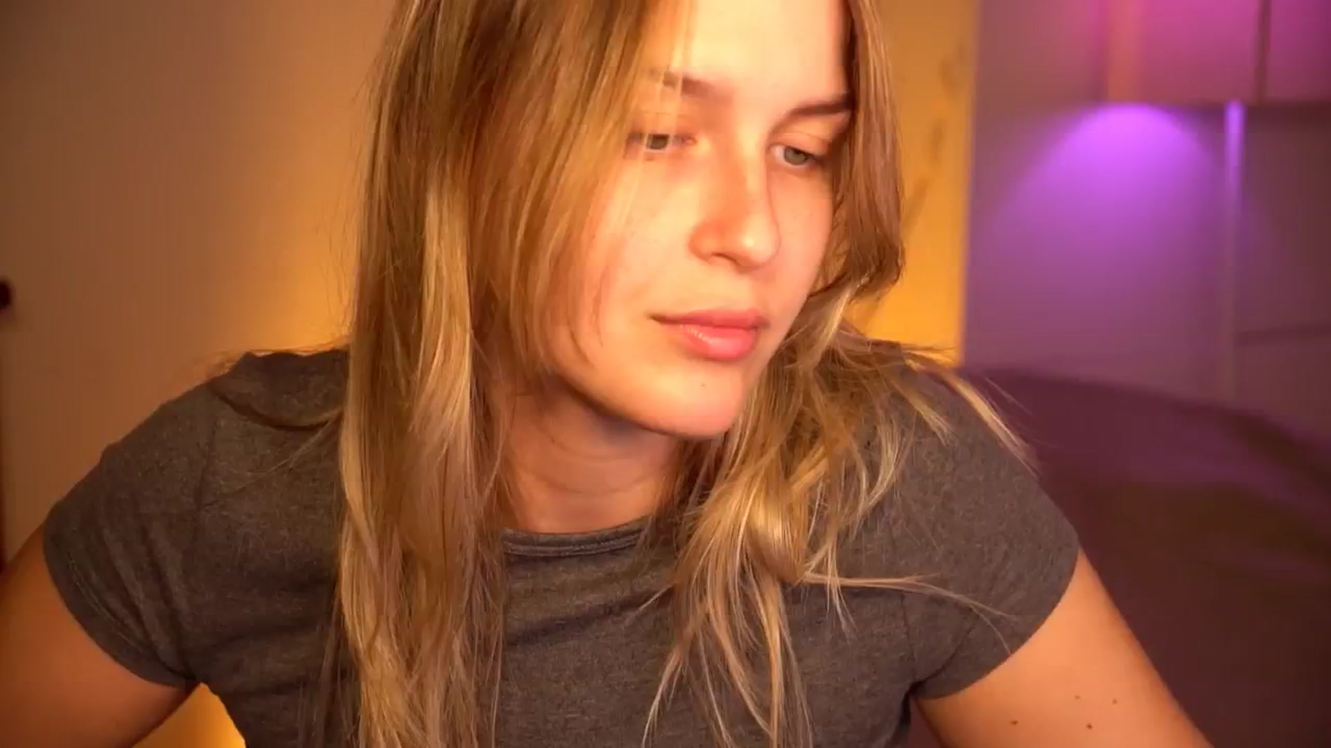 Gallery image thumbnail from sweetpulse_'s myfreecams stream on, 09/11/2024, 08:22 image 17 of 20