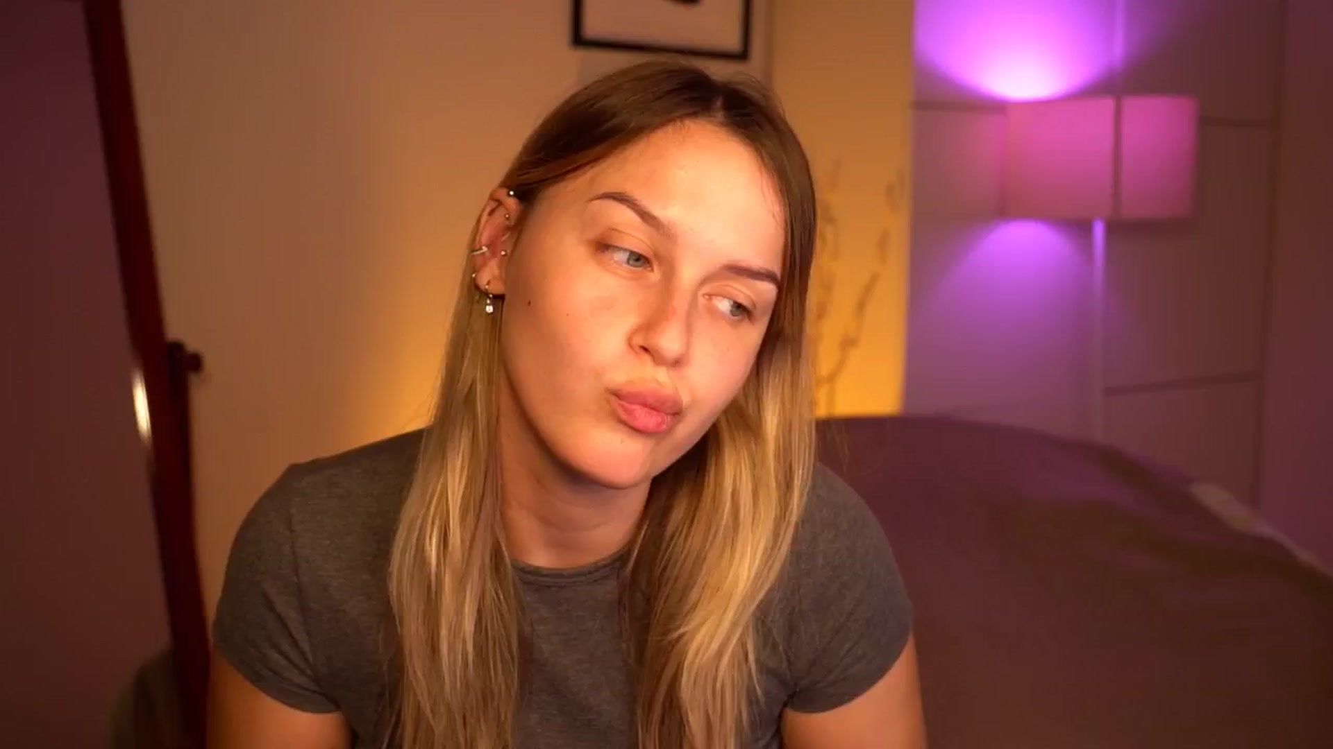 Gallery image thumbnail from sweetpulse_'s myfreecams stream on, 09/11/2024, 08:22 image 9 of 20