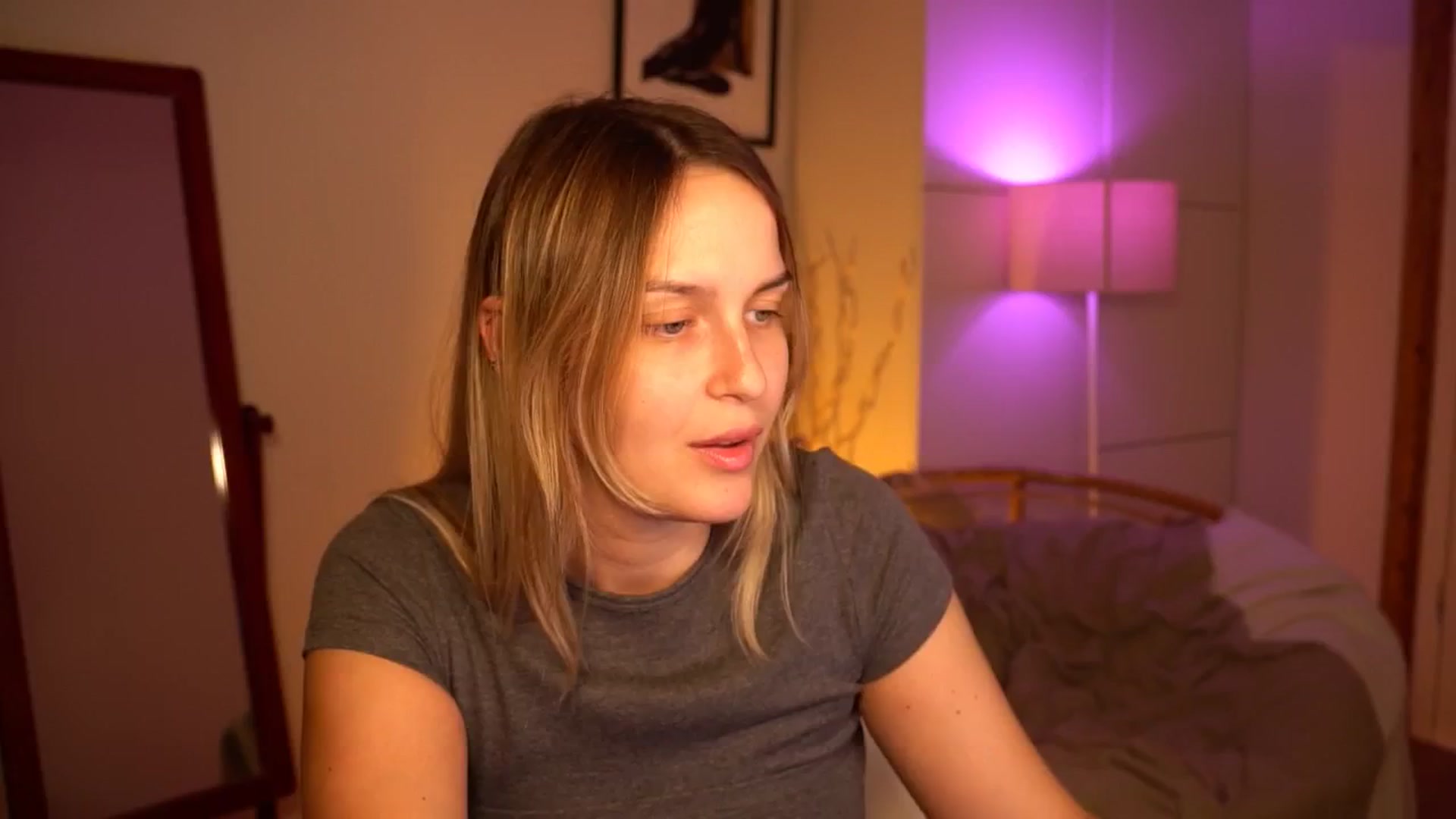 Gallery image thumbnail from sweetpulse_'s myfreecams stream on, 09/11/2024, 10:21 image 7 of 20