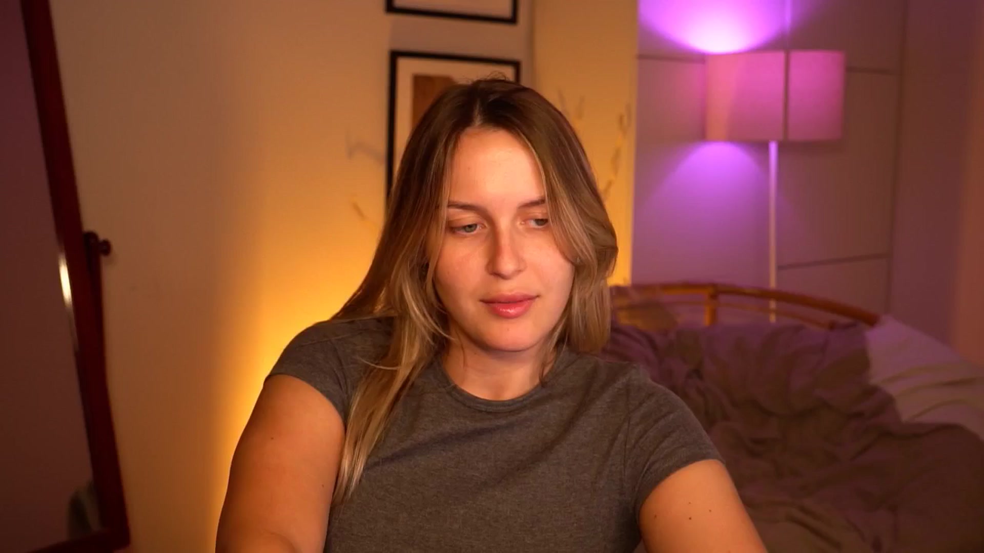 Gallery image thumbnail from sweetpulse_'s myfreecams stream on, 09/11/2024, 10:21 image 9 of 20